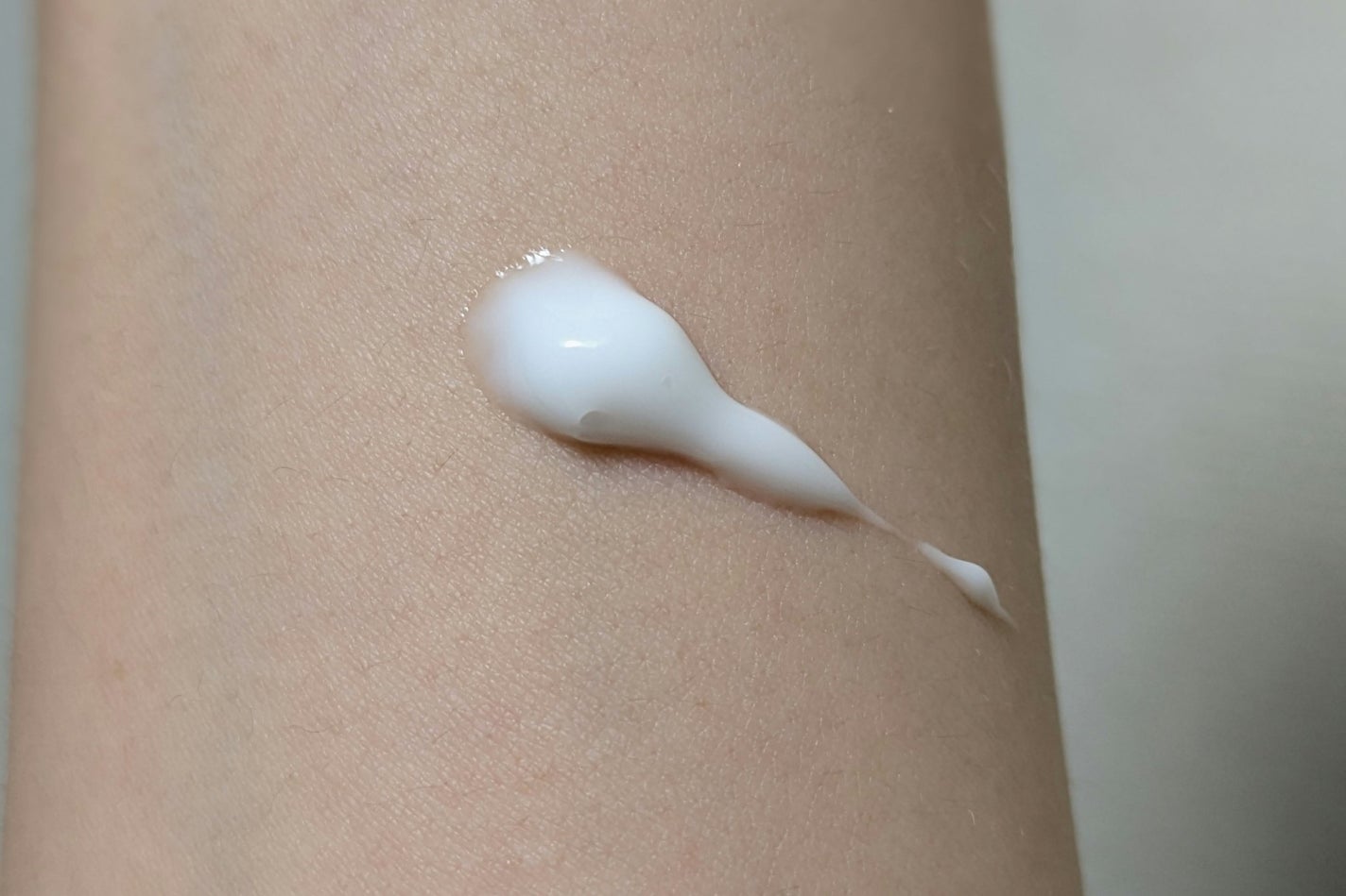 アクア アレゴリア ハンドクリーム ローザ ロッサ/GUERLAIN/ハンドクリームを使ったクチコミ(3枚目)