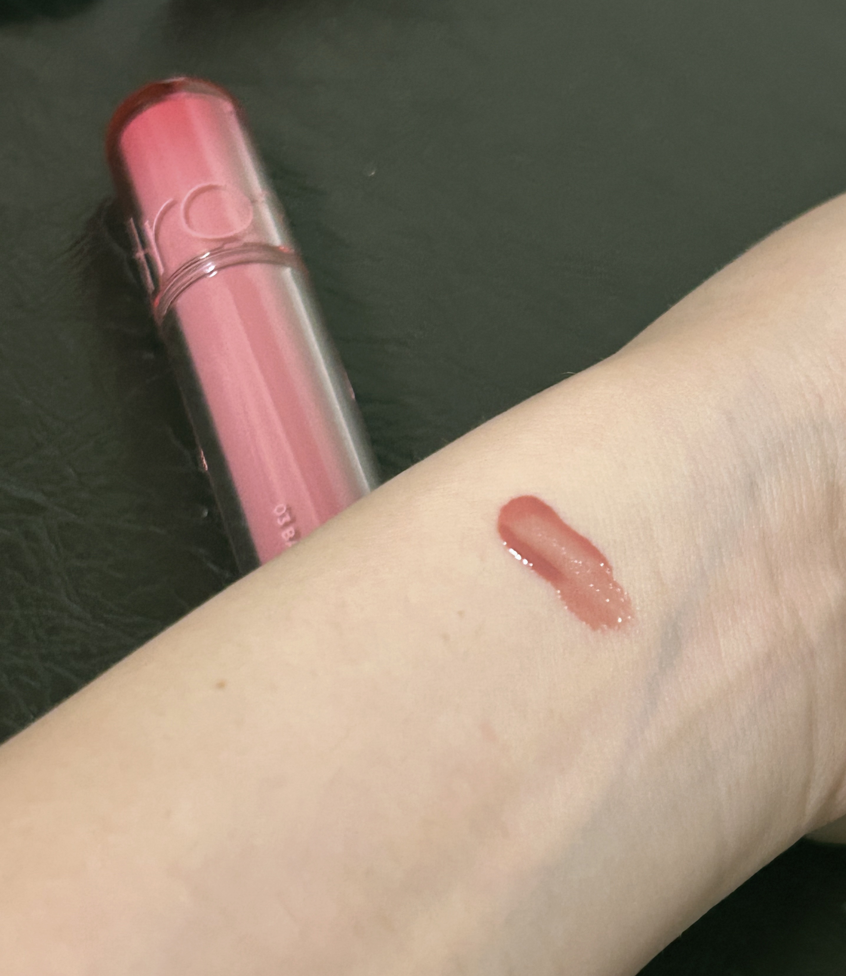 ザ ジューシーラスティングティント/rom&nd/リップティントを使ったクチコミ（3枚目）