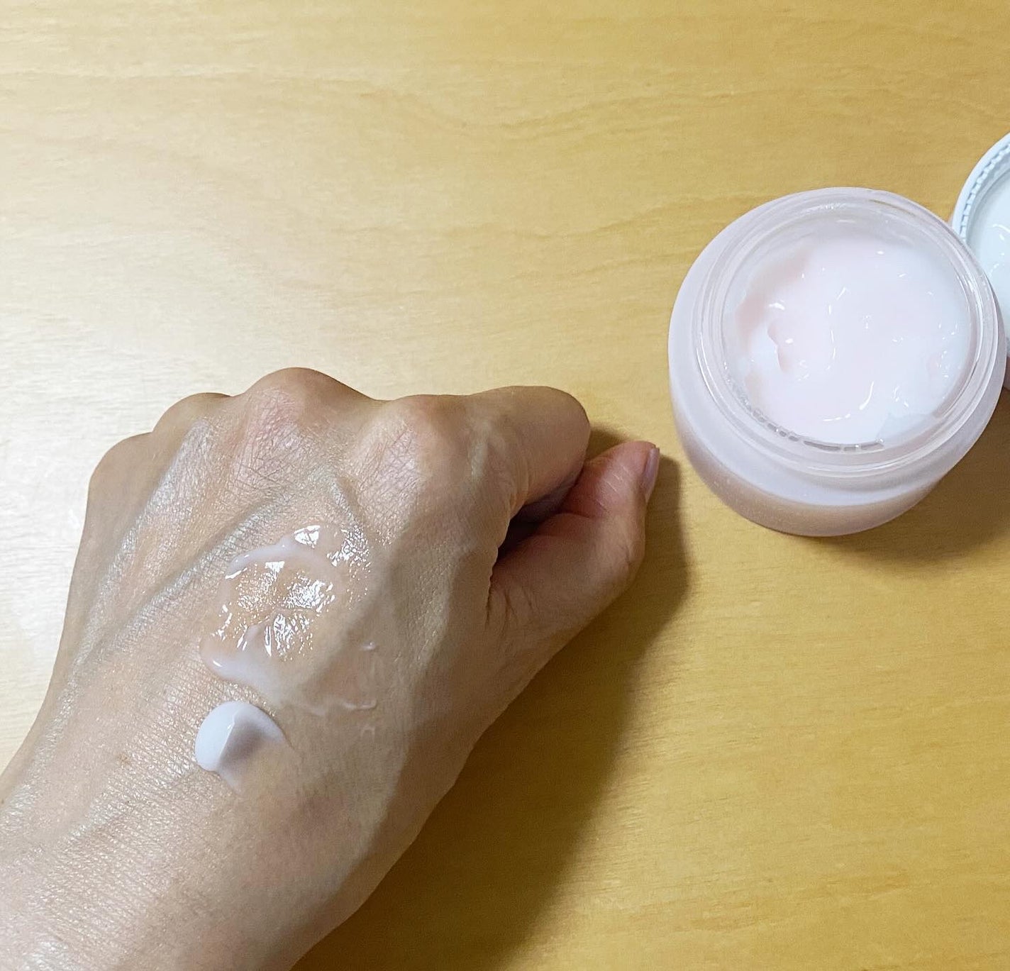 ローズウォーター スリーピングマスク/FEMMUE/フェイスクリームを使ったクチコミ(5枚目)