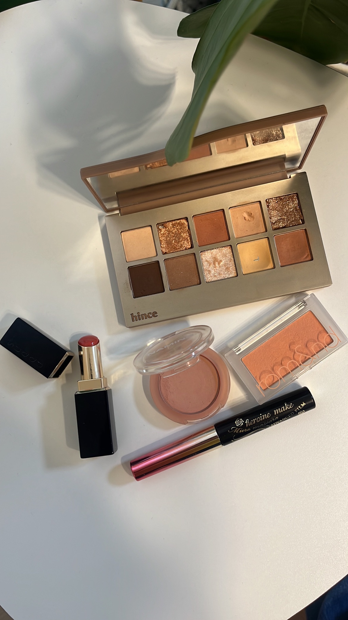 ニューデップスアイシャドウパレット/hince/アイシャドウパレットを使ったクチコミ（1枚目）