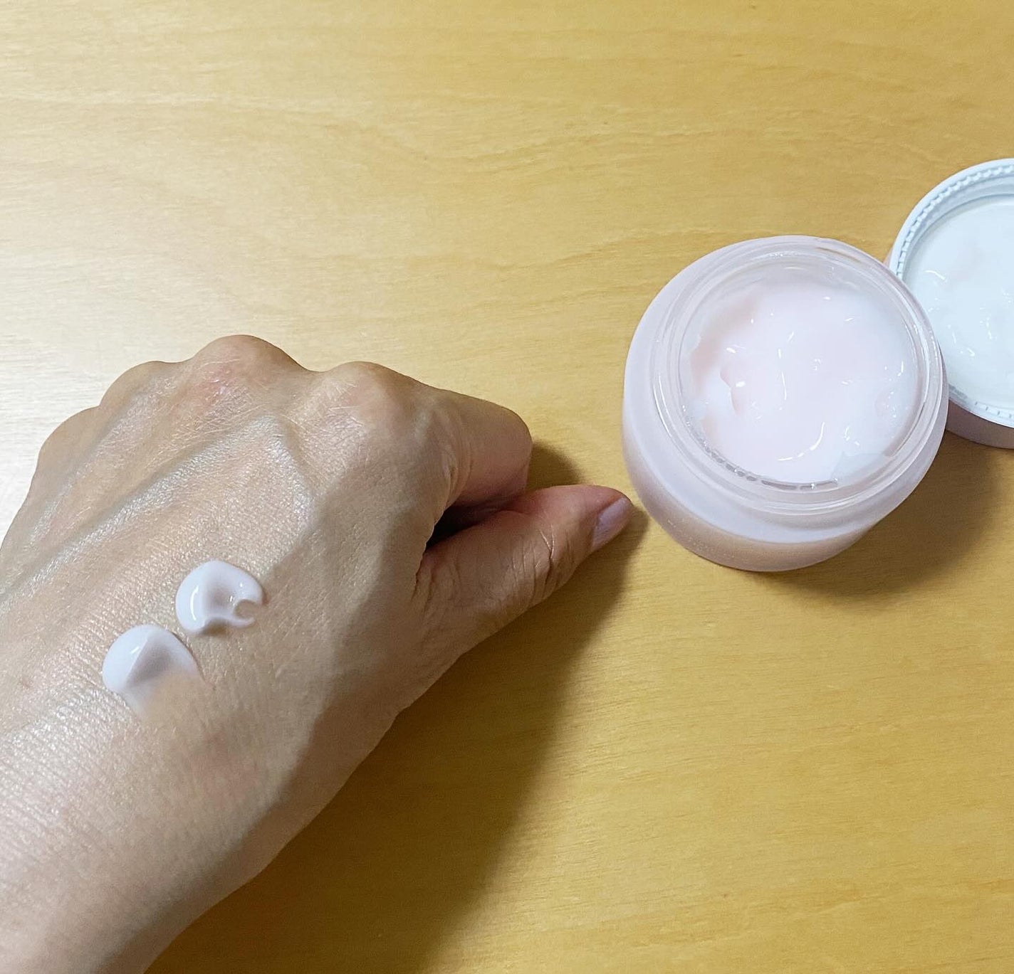 ローズウォーター スリーピングマスク/FEMMUE/フェイスクリームを使ったクチコミ(4枚目)