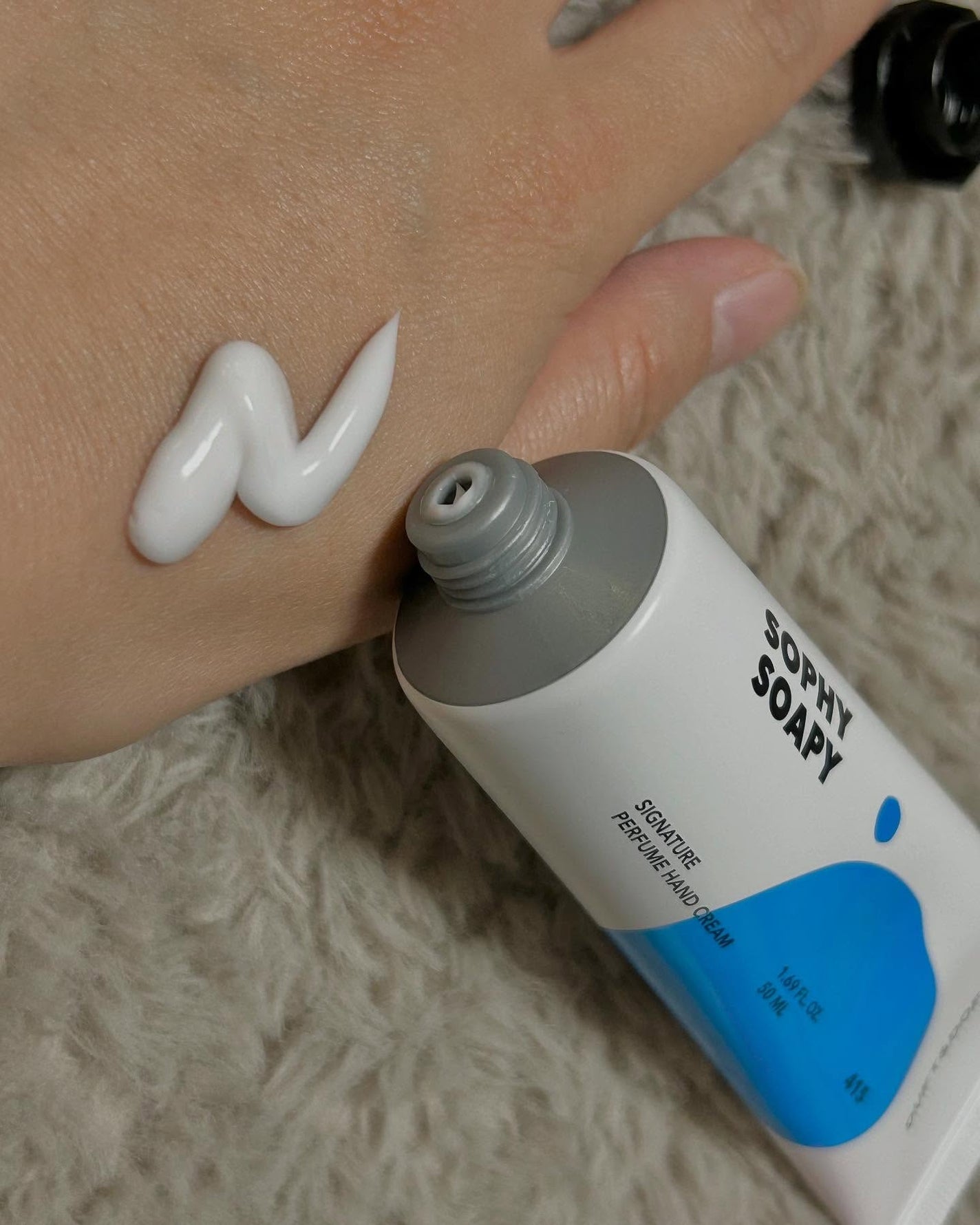 シグネチャーパフュームハンドクリーム ソフィーソーピー/DUFT&DOFT/ハンドクリームを使ったクチコミ(2枚目)