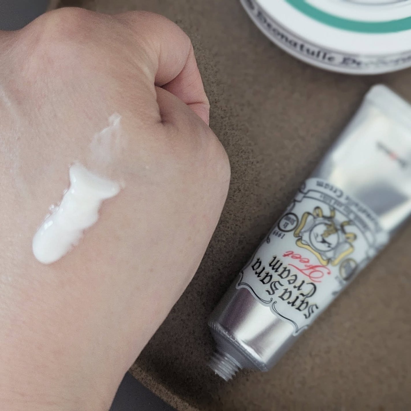 薬用さらさらデオドラントパウダー/デオナチュレ/デオドラント・制汗剤を使ったクチコミ(3枚目)