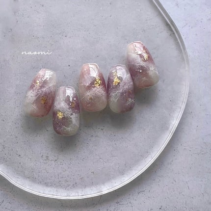 #天然石ネイル,#ニュアンスネイル,#ネイル,#春ネイル,#ニュアンスネイル,#金箔ネイル,#奥行きネイル,#セルフネイル,#大人可愛いネイルのネイルデザイン