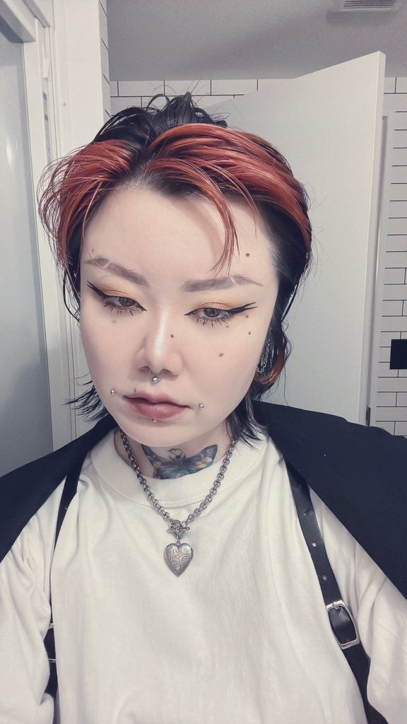 つくも on LIPS 「濃かったり薄かったり…いままでの髪型やメイクなど。※自撮り苦手..」(3枚目)