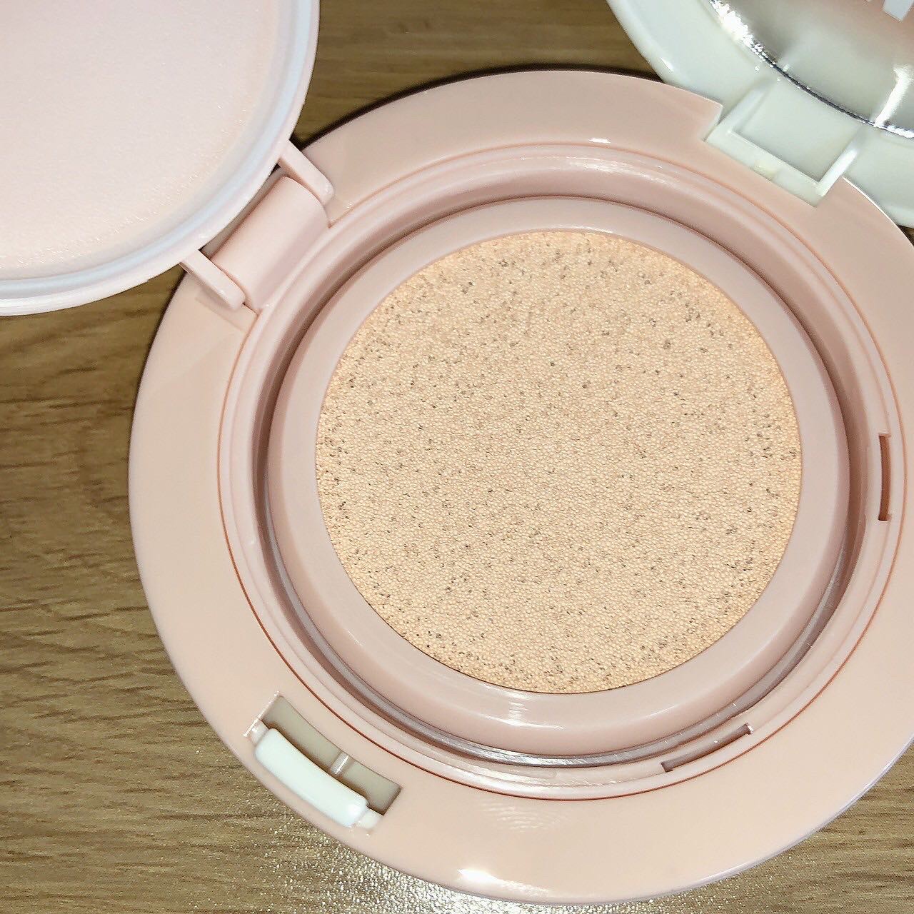 パンテノールバリアクッション/COSNORI/クッションファンデーションを使ったクチコミ（2枚目）