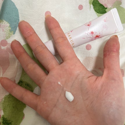 らむ on LIPS 「SAKURAハンドクリーム【総評】ミニサイズで持ち運びやすい!..」(4枚目)