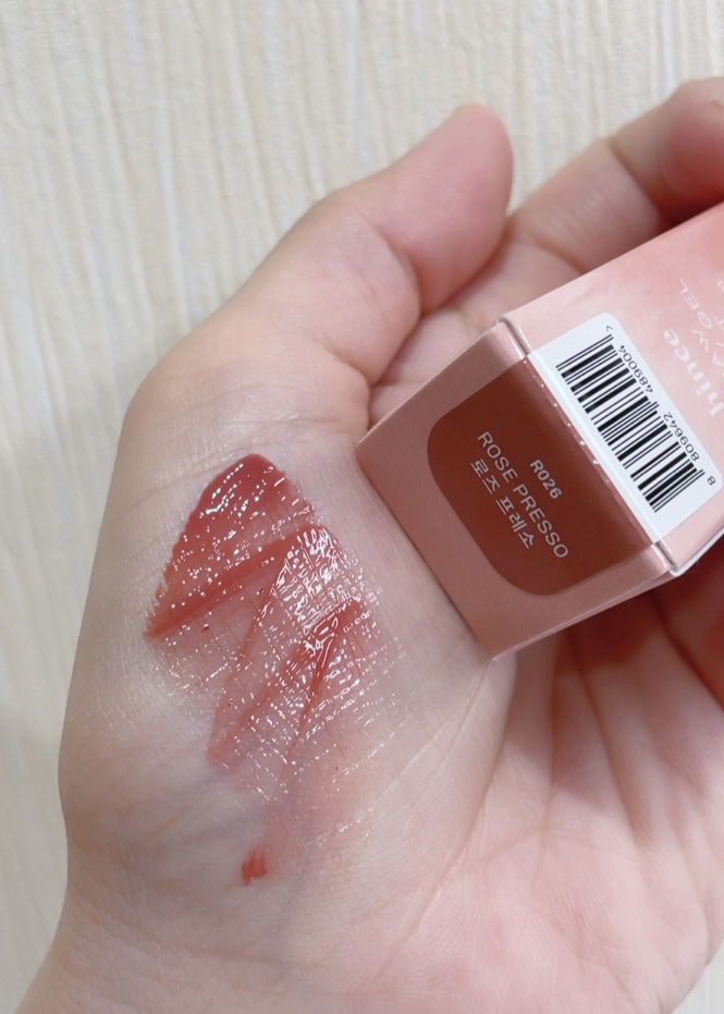 ロウグロウデューイーボール 14 ベリーデュー/hince/リップバームを使ったクチコミ（3枚目）