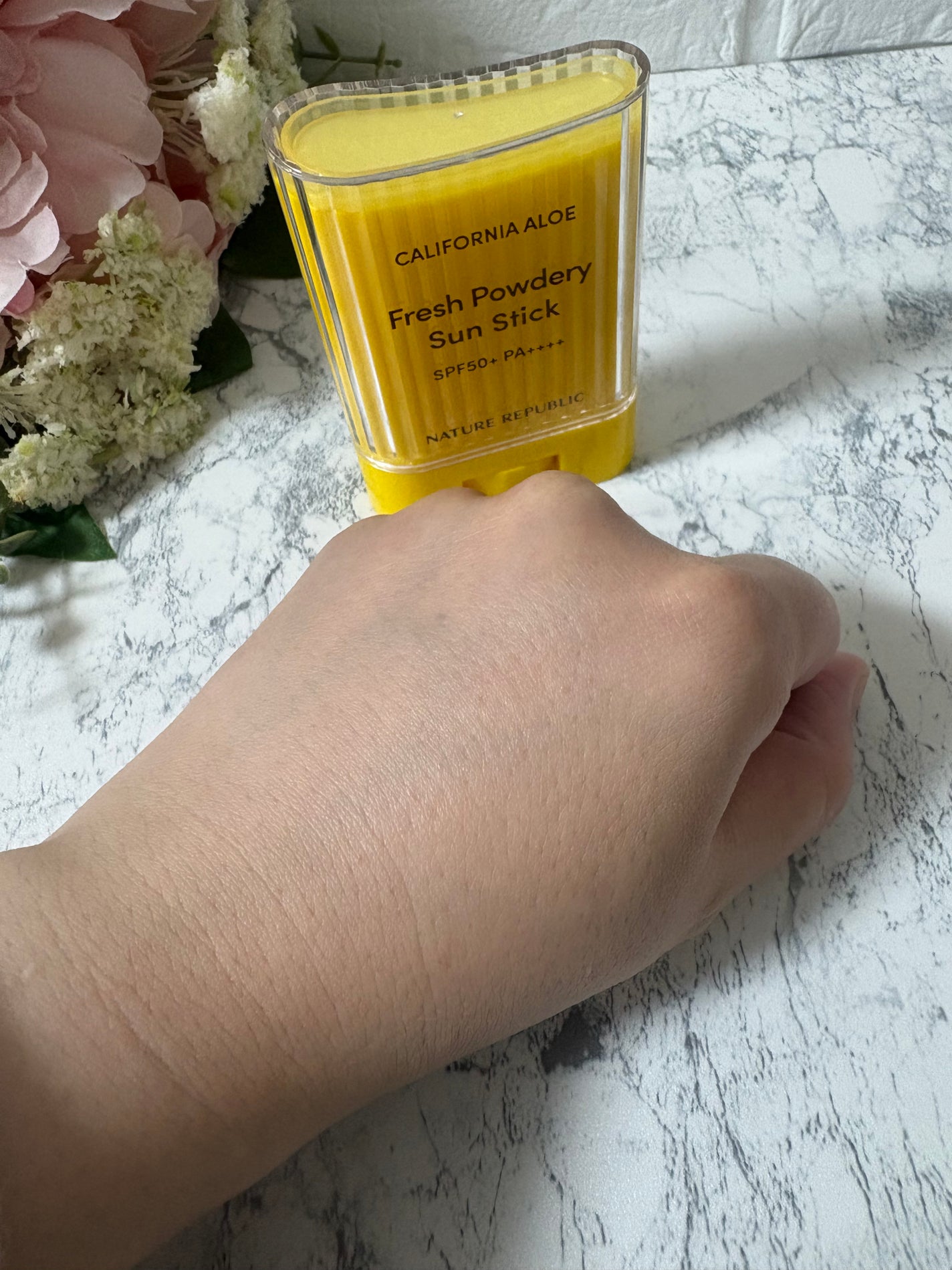 パウダリーUVアロエスティック/ネイチャーリパブリック/日焼け止めスティックを使ったクチコミ(4枚目)