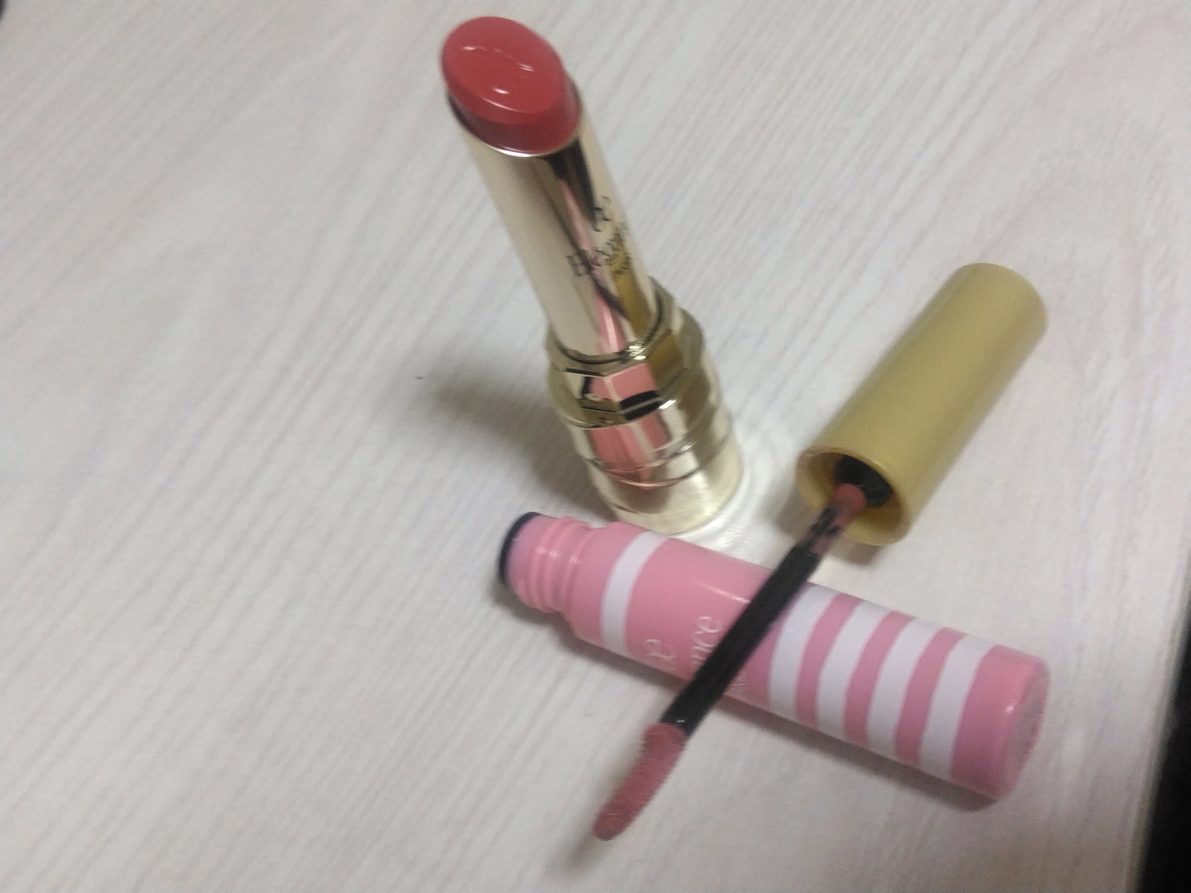 ルージュ クラジュール 11 胸が高鳴るフレッシュレッド/Elégance/口紅を使ったクチコミ（3枚目）