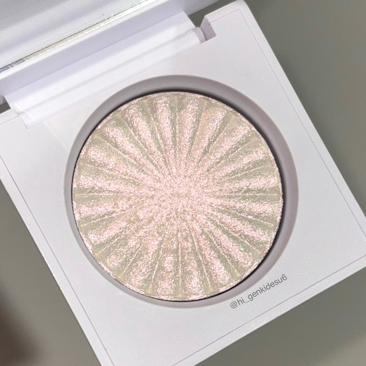 OFRA mini Highlighter/Ofra Cosmetics/パウダーハイライトを使ったクチコミ(3枚目)