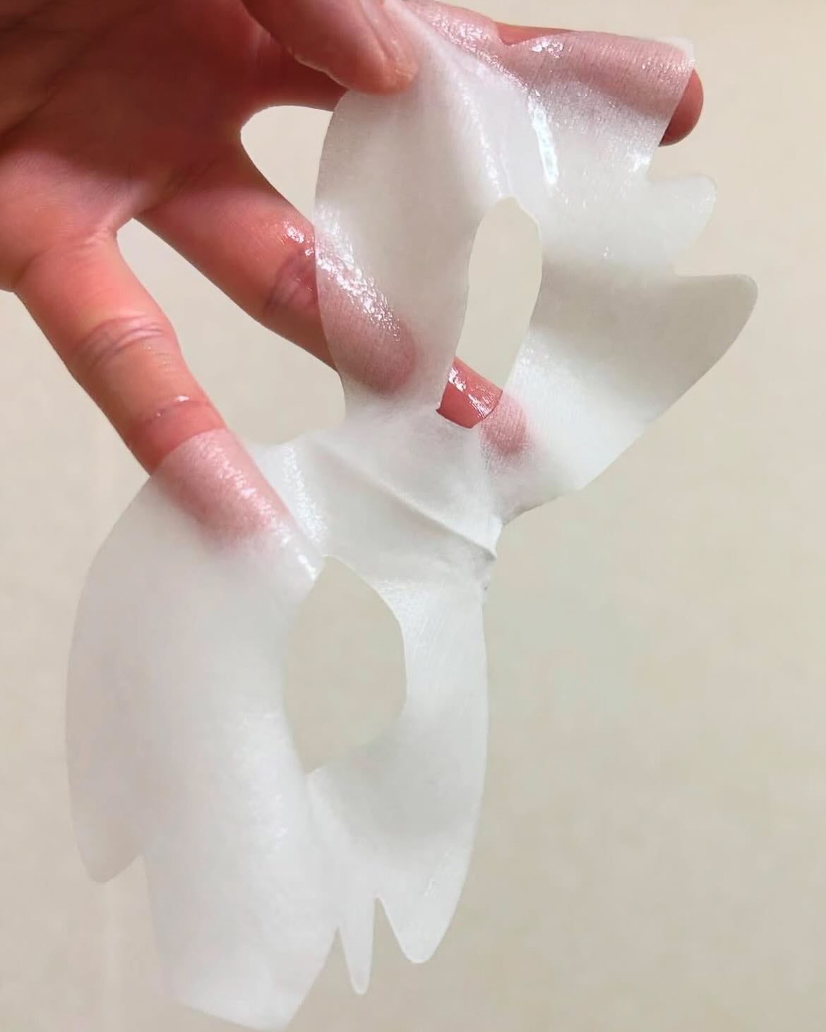 いいねくださった方フォローします✳︎フォロバ100 on LIPS 「キャビアエキス配合フェイスマスク1枚アイシート(目元用パック)..」(2枚目)