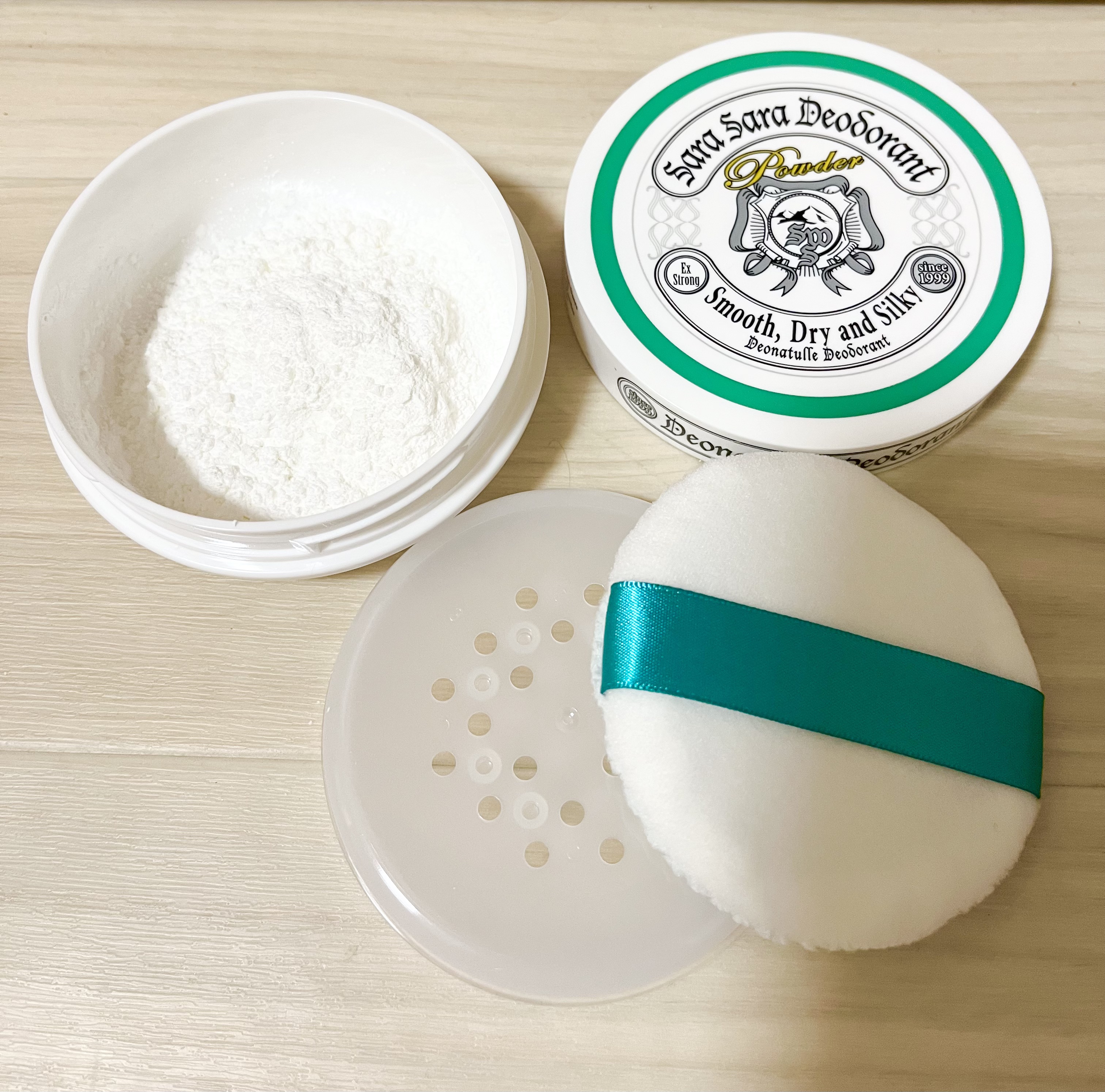 薬用さらさらデオドラントパウダー/デオナチュレ/デオドラント・制汗剤を使ったクチコミ（3枚目）