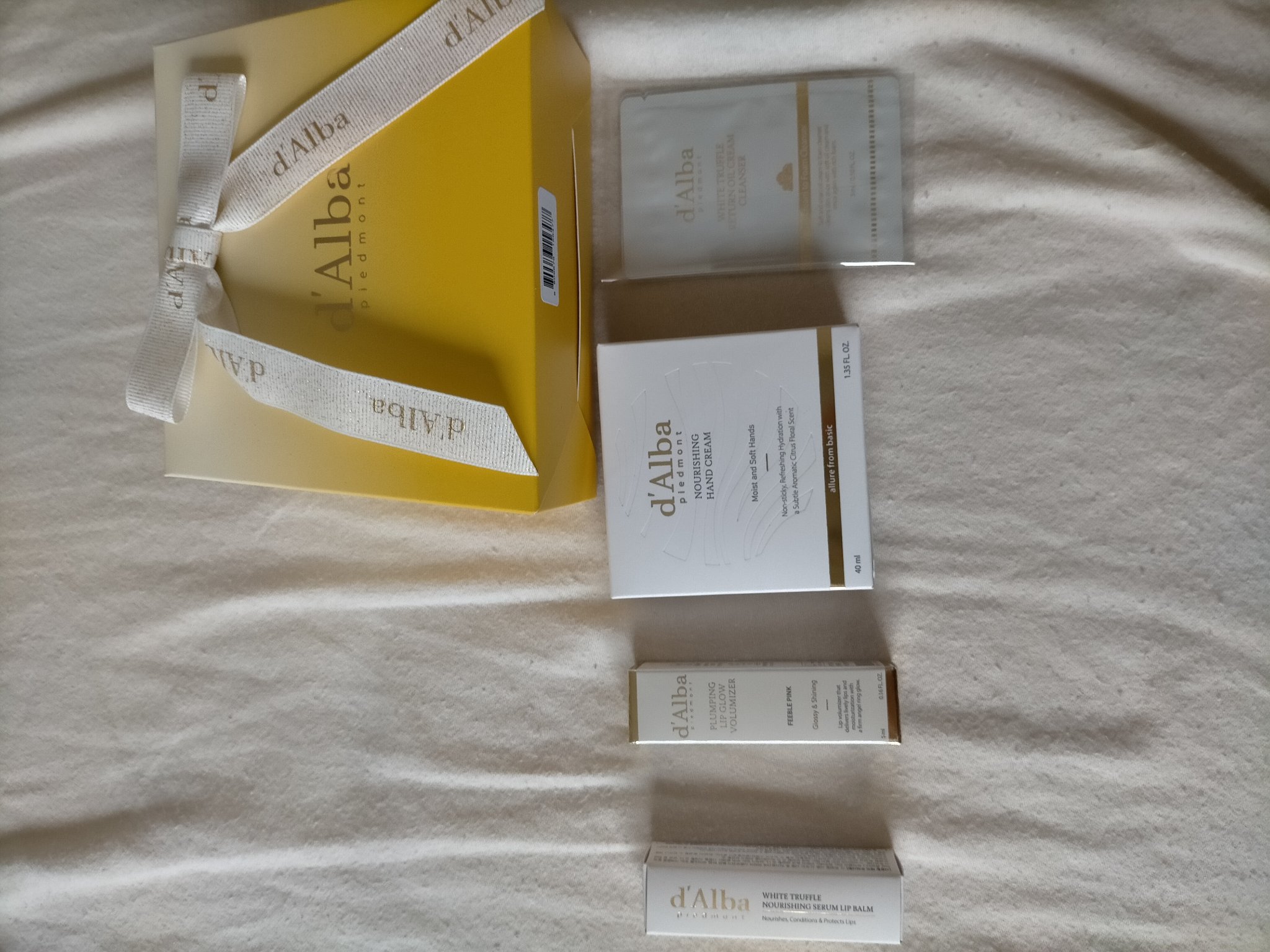 プランピングリップグロウムードボリューマイザー 01 フィーブルピンク(Feeble Pink)/ダルバ/リップグロスを使ったクチコミ（2枚目）