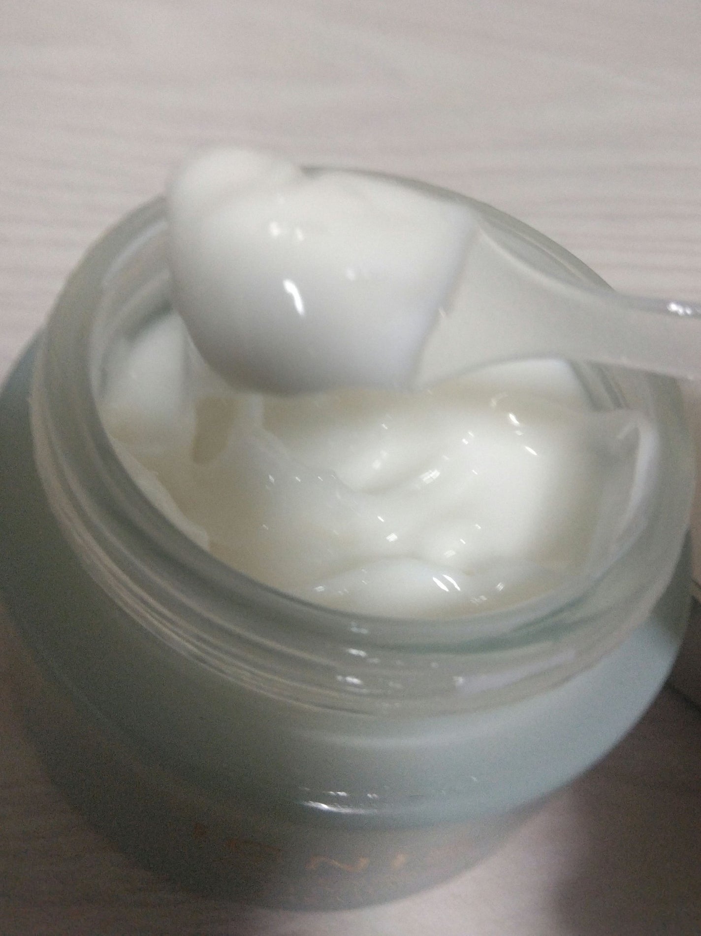 ホワイトニング エフフォーリア クリーム/IGNIS/フェイスクリームを使ったクチコミ(3枚目)