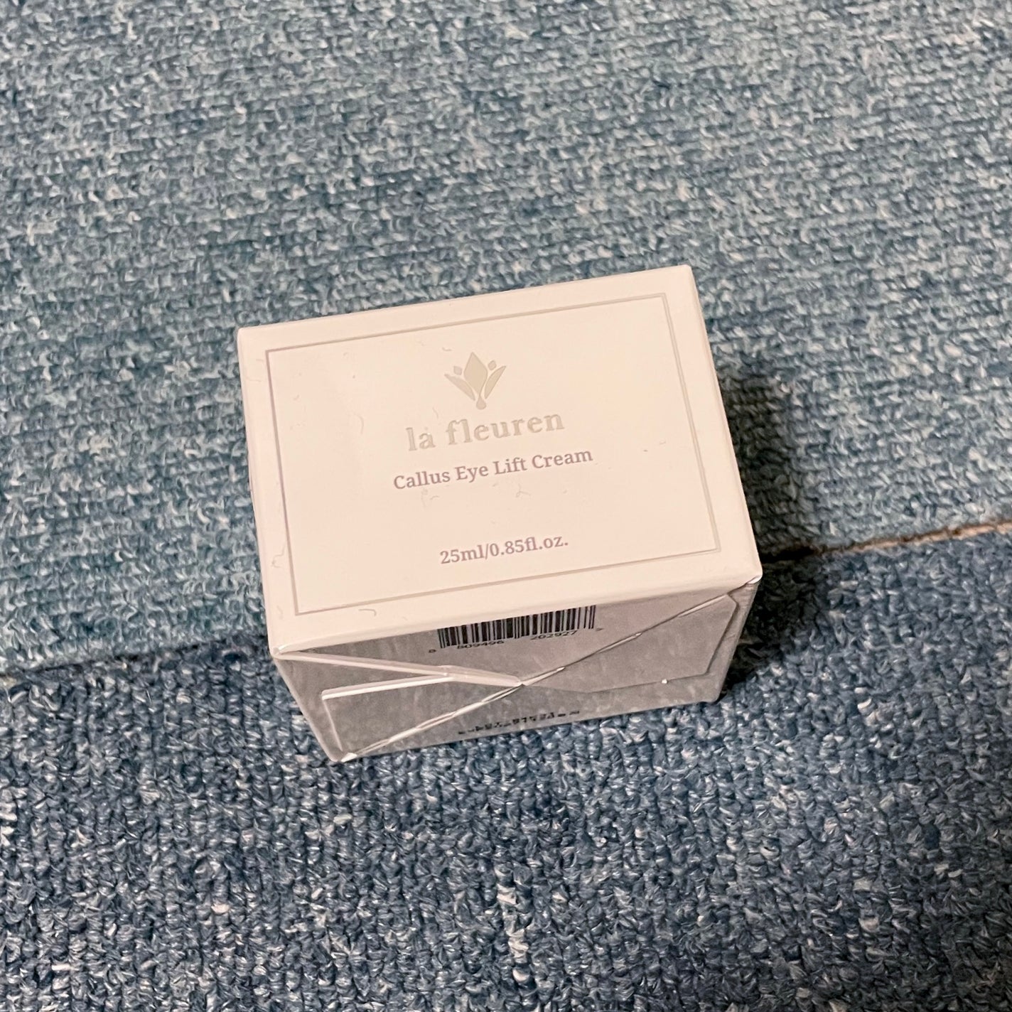 カルス弾力アイクリーム/la fleuren/アイケア・アイクリームを使ったクチコミ(1枚目)