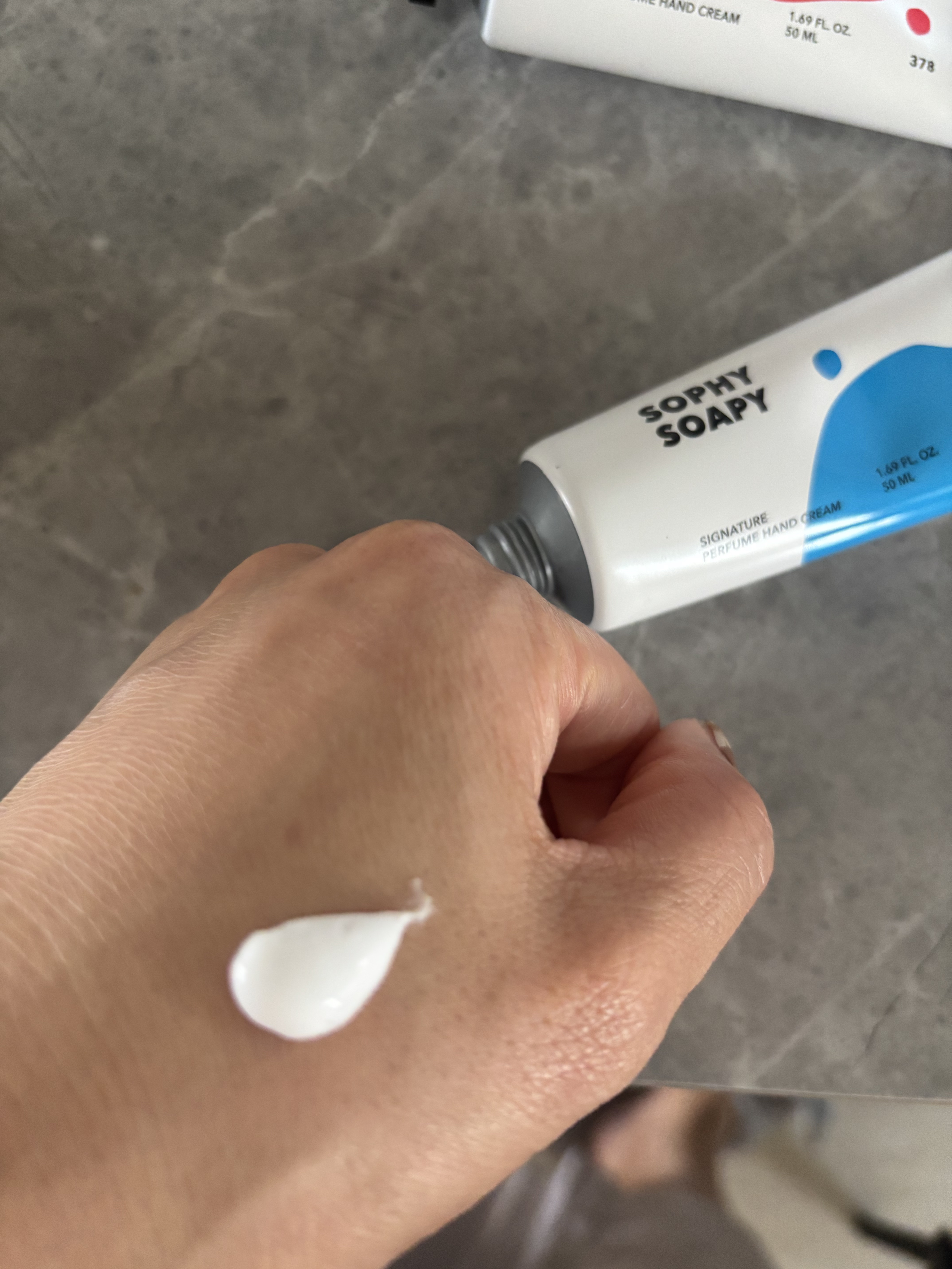 シグネチャーパフュームハンドクリームミニチュアギフトセット/DUFT&DOFT/ハンドクリームを使ったクチコミ（3枚目）