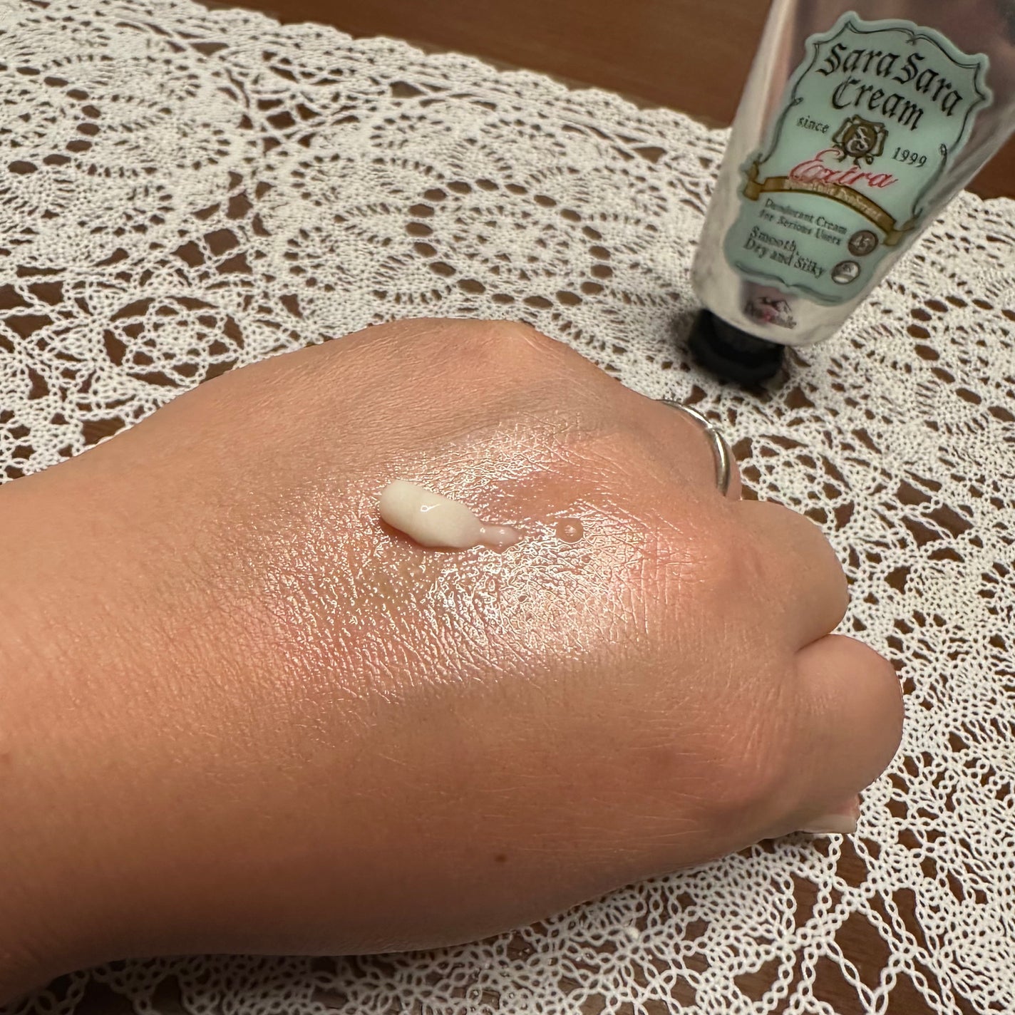 薬用さらさらデオドラントパウダー/デオナチュレ/デオドラント・制汗剤を使ったクチコミ(2枚目)