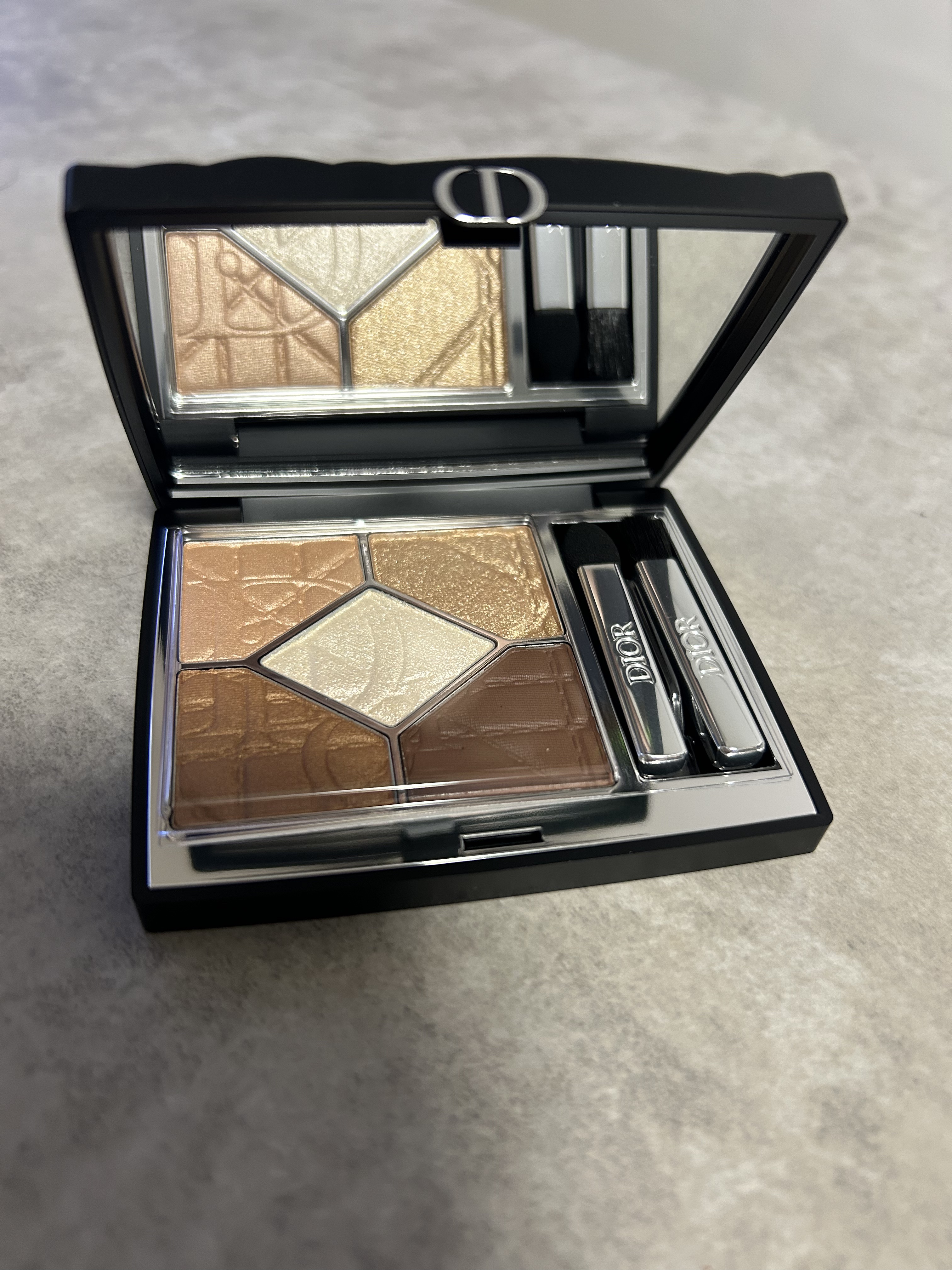 【旧】ディオールショウ サンク クルール（限定品） 557 ブラウン カシミア/Dior/アイシャドウを使ったクチコミ（1枚目）