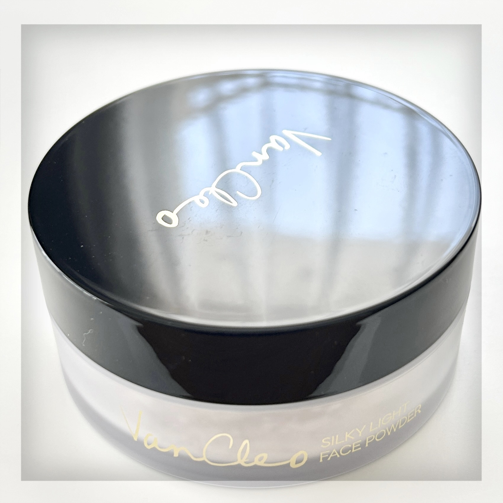 シルキー ライトフェイスパウダー/VanCleo/ルースパウダーを使ったクチコミ（1枚目）