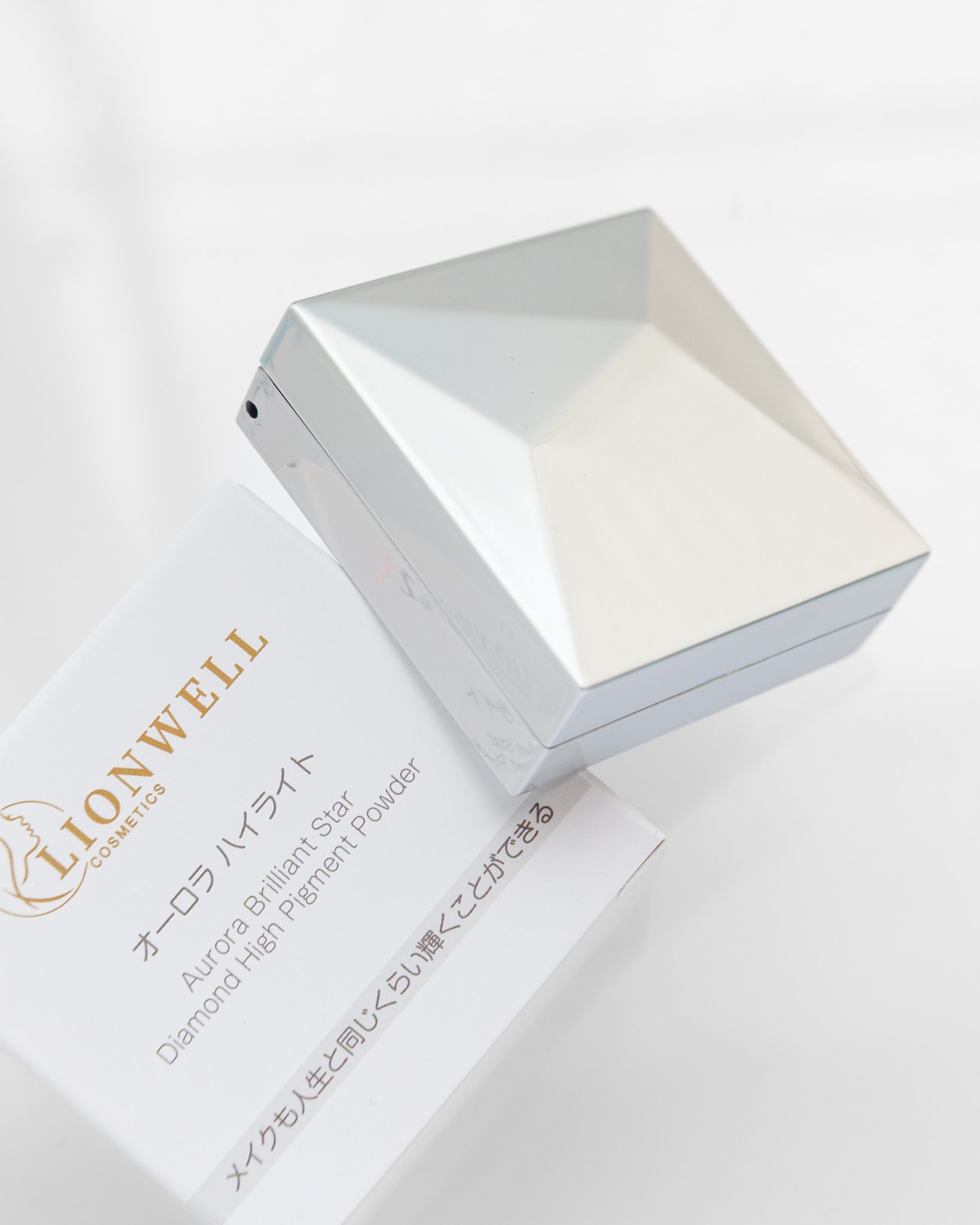 オーロラ ハイライト 02/LionWell（ライオンウェル）/パウダーハイライトを使ったクチコミ（2枚目）