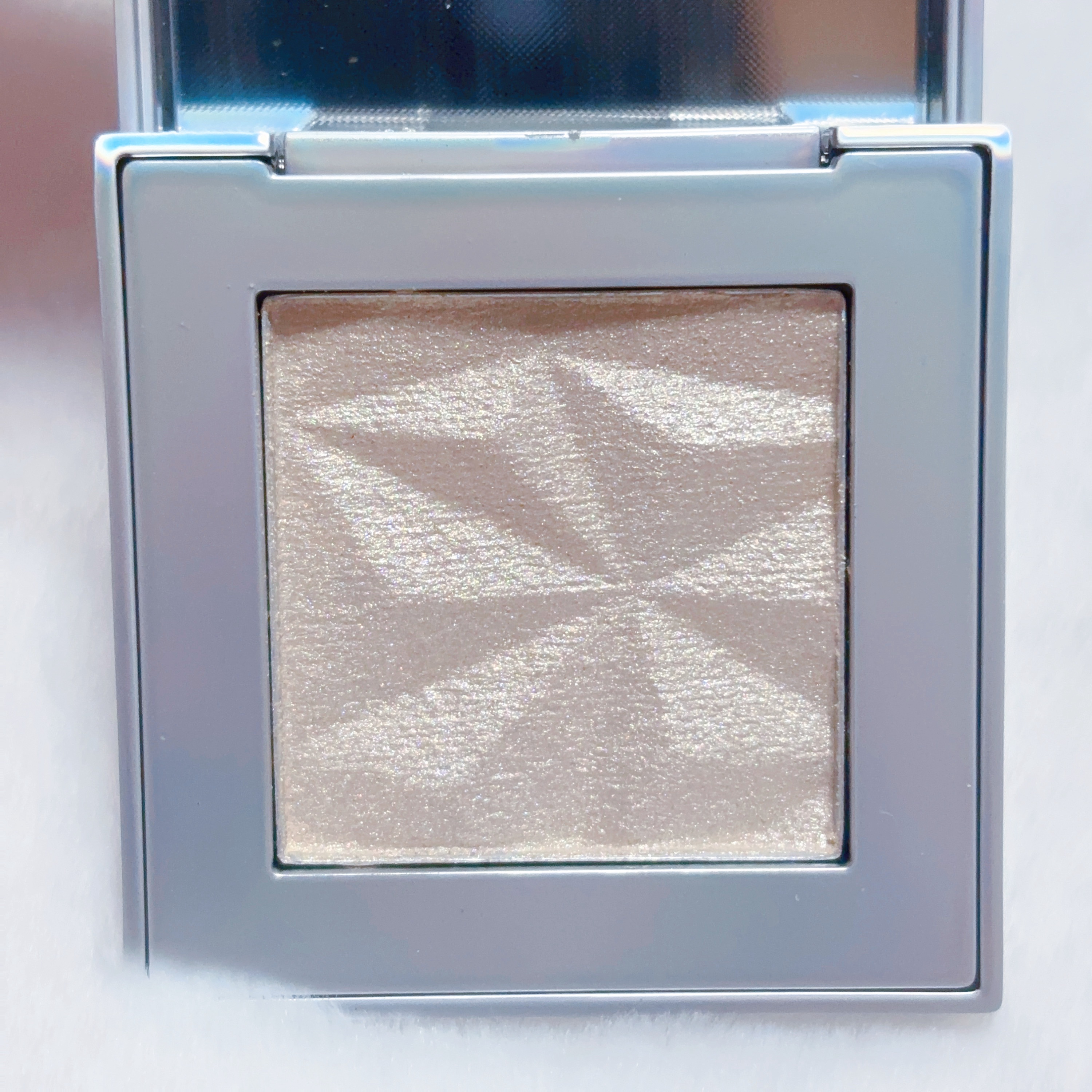 オーロラ ハイライト 02/LionWell（ライオンウェル）/パウダーハイライトを使ったクチコミ（3枚目）