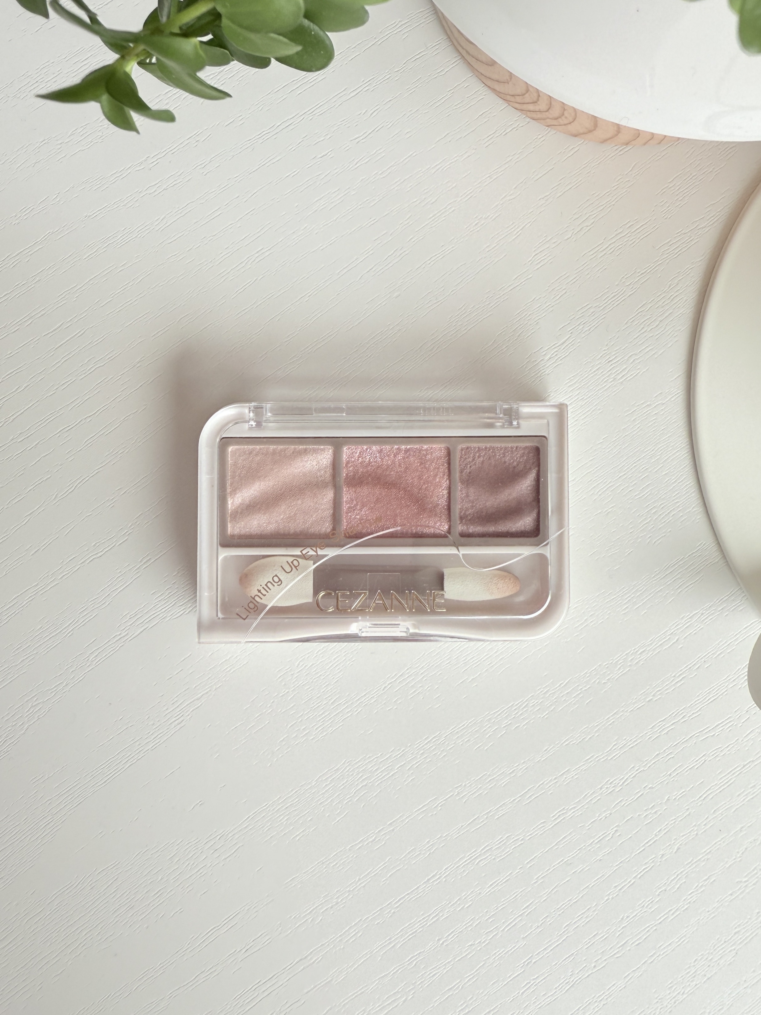 ライティングアップアイシャドウ/CEZANNE/アイシャドウを使ったクチコミ（1枚目）