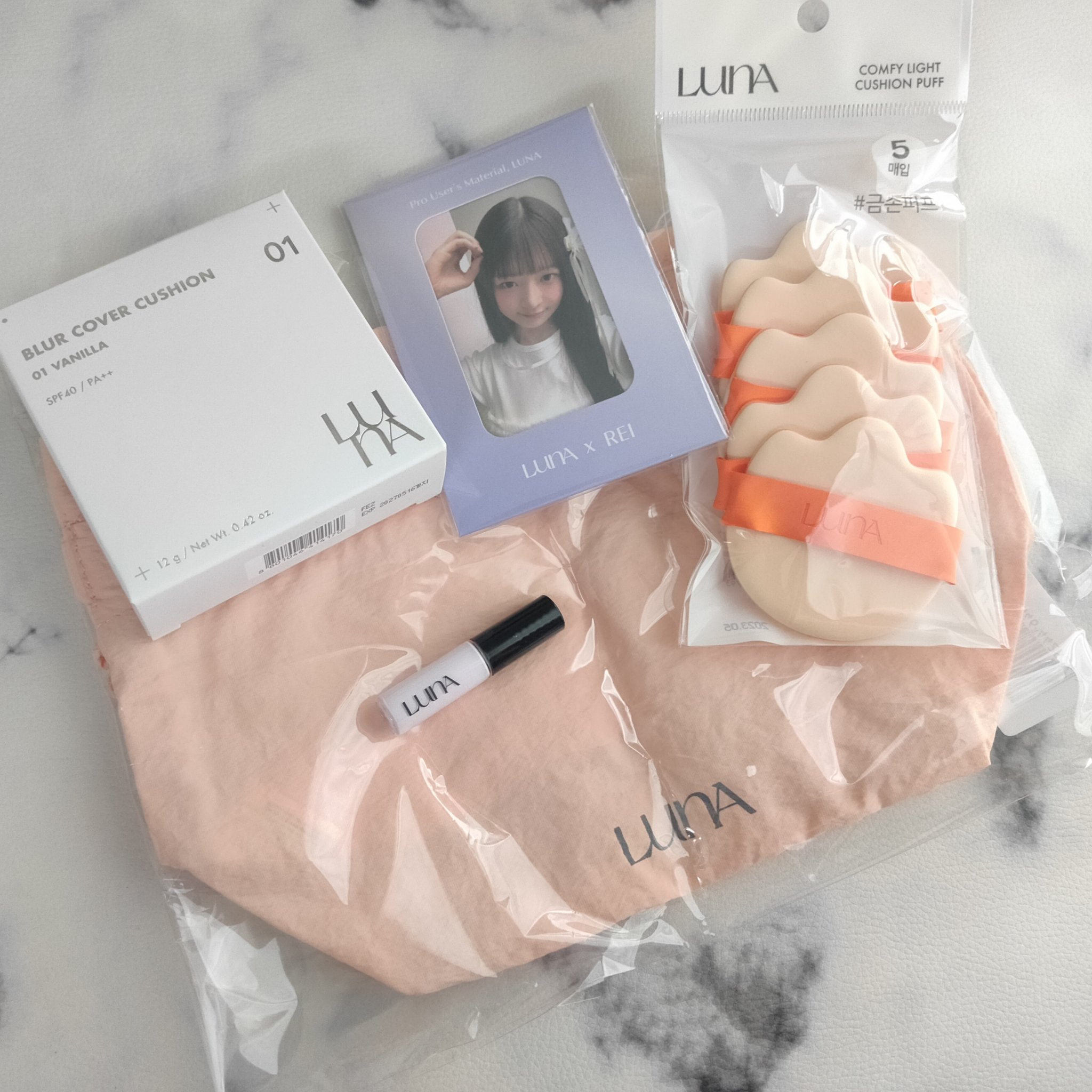 LUNA ブラーカバークッションのクチコミ「
＜LUNA ブラーカバークッション＞を愛用中♪

今回メガ割で購入したらおまけも盛りだくさん.....」（1枚目）