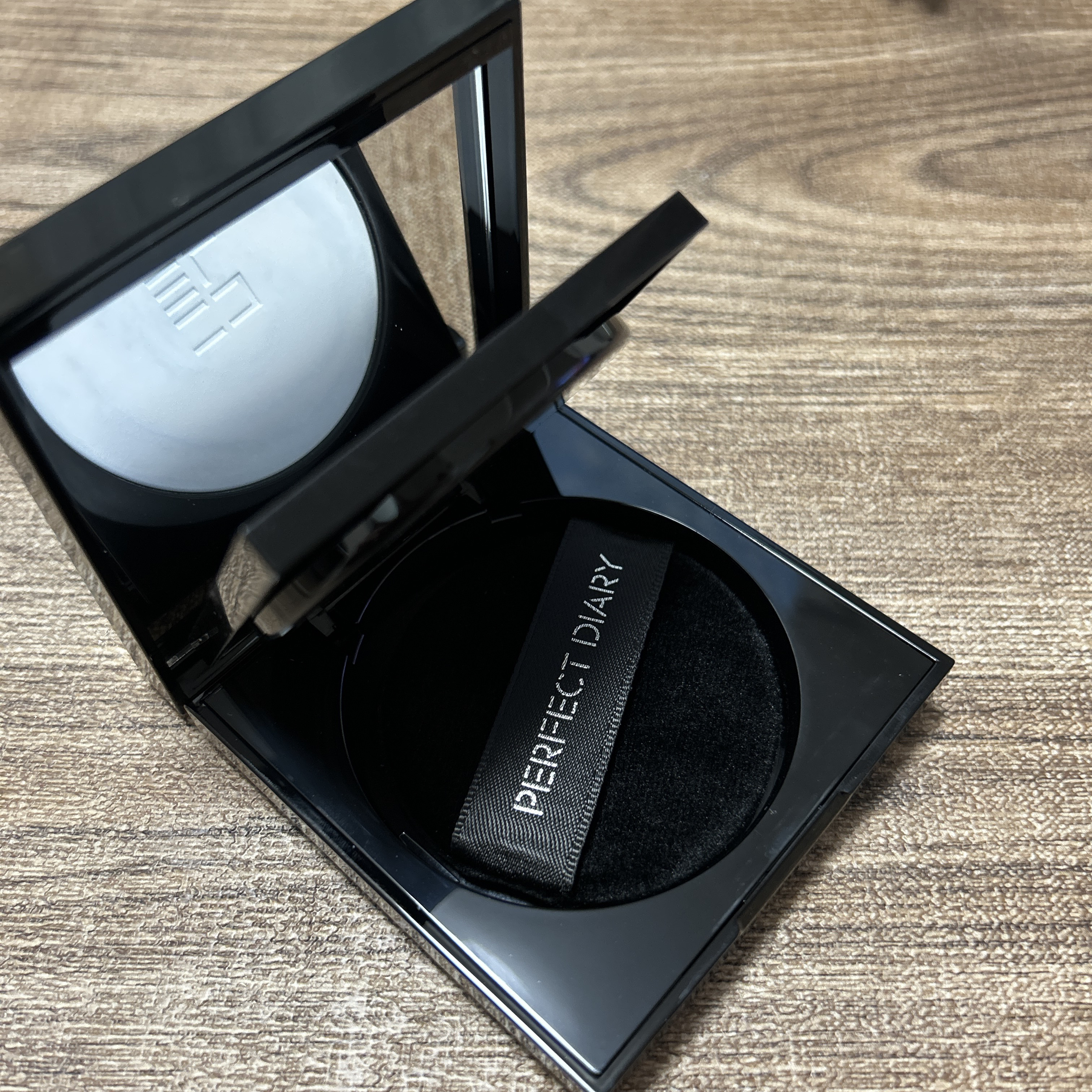 トランスルーシェント ブルーリング セッティング パウダー/PERFECT DIARY/プレストパウダーを使ったクチコミ（3枚目）