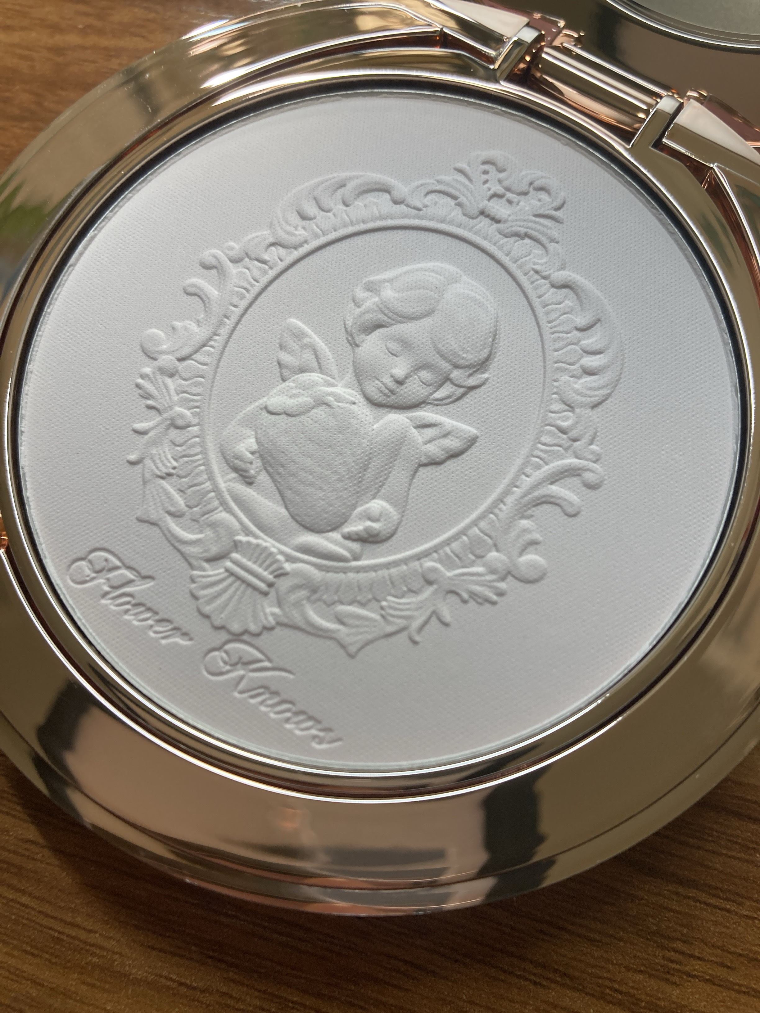 ストロベリーキューピッドコレクション プレストパウダー/FlowerKnows/プレストパウダーを使ったクチコミ（2枚目）