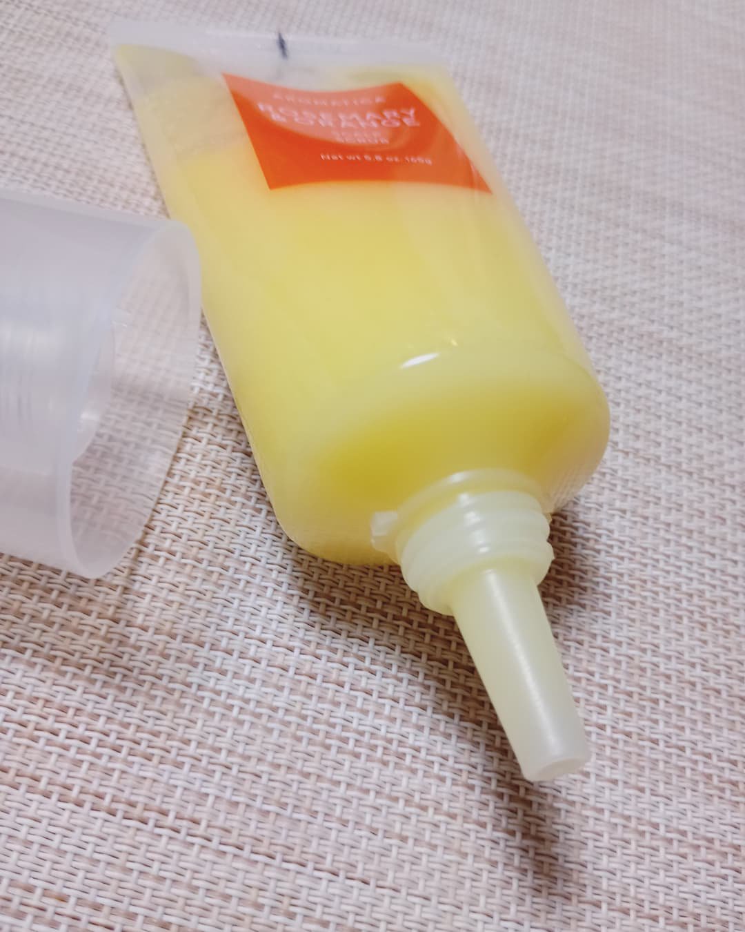 ローズマリー＆オレンジ スカルプスクラブ/AROMATICA/ヘッドスクラブを使ったクチコミ（2枚目）