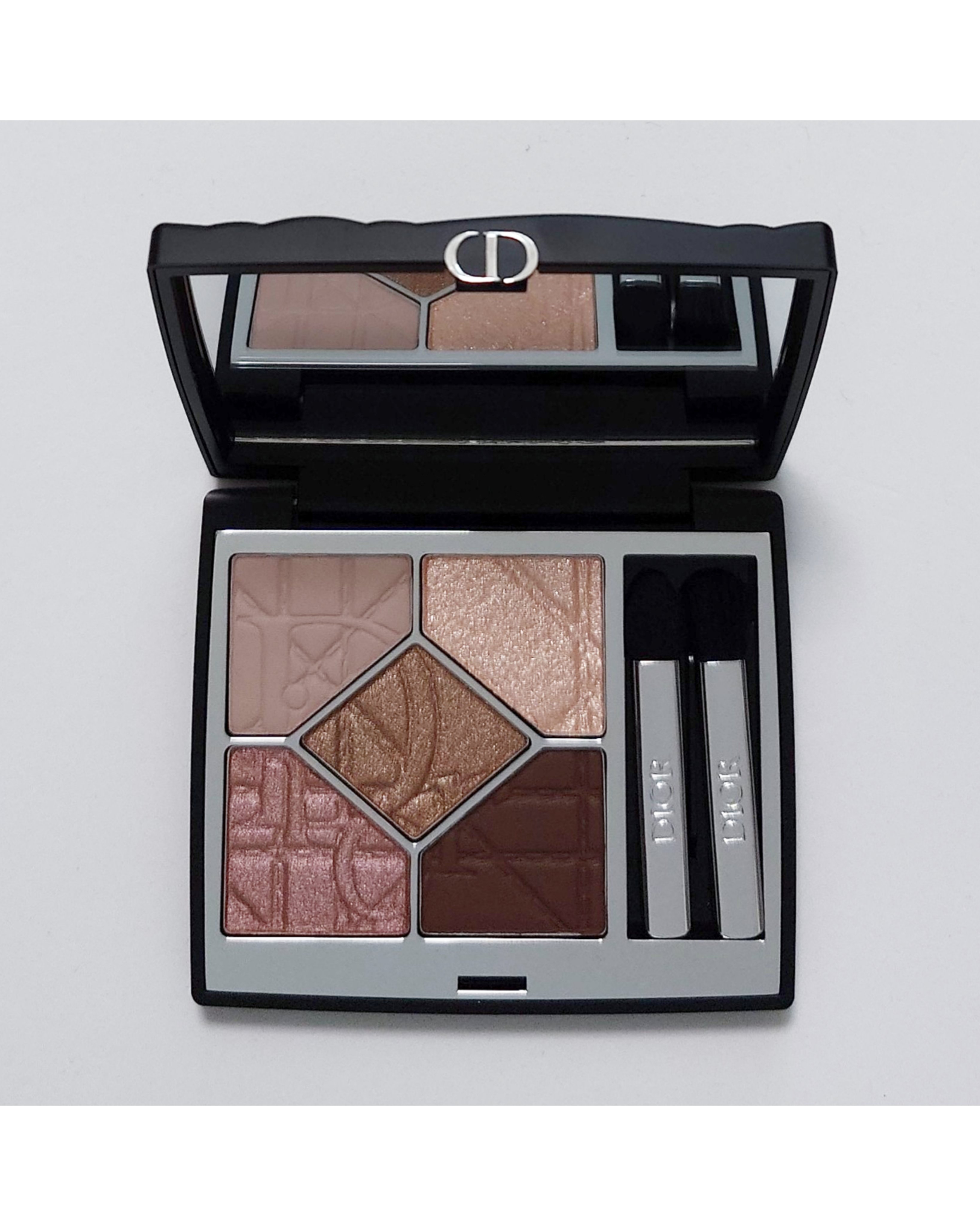 【旧】ディオールショウ サンク クルール（限定品）/Dior/アイシャドウを使ったクチコミ（1枚目）