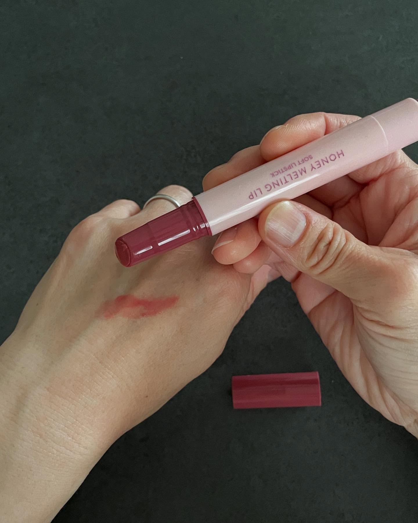 ハニーメルティングリップ/ネイチャーリパブリック/口紅を使ったクチコミ（3枚目）