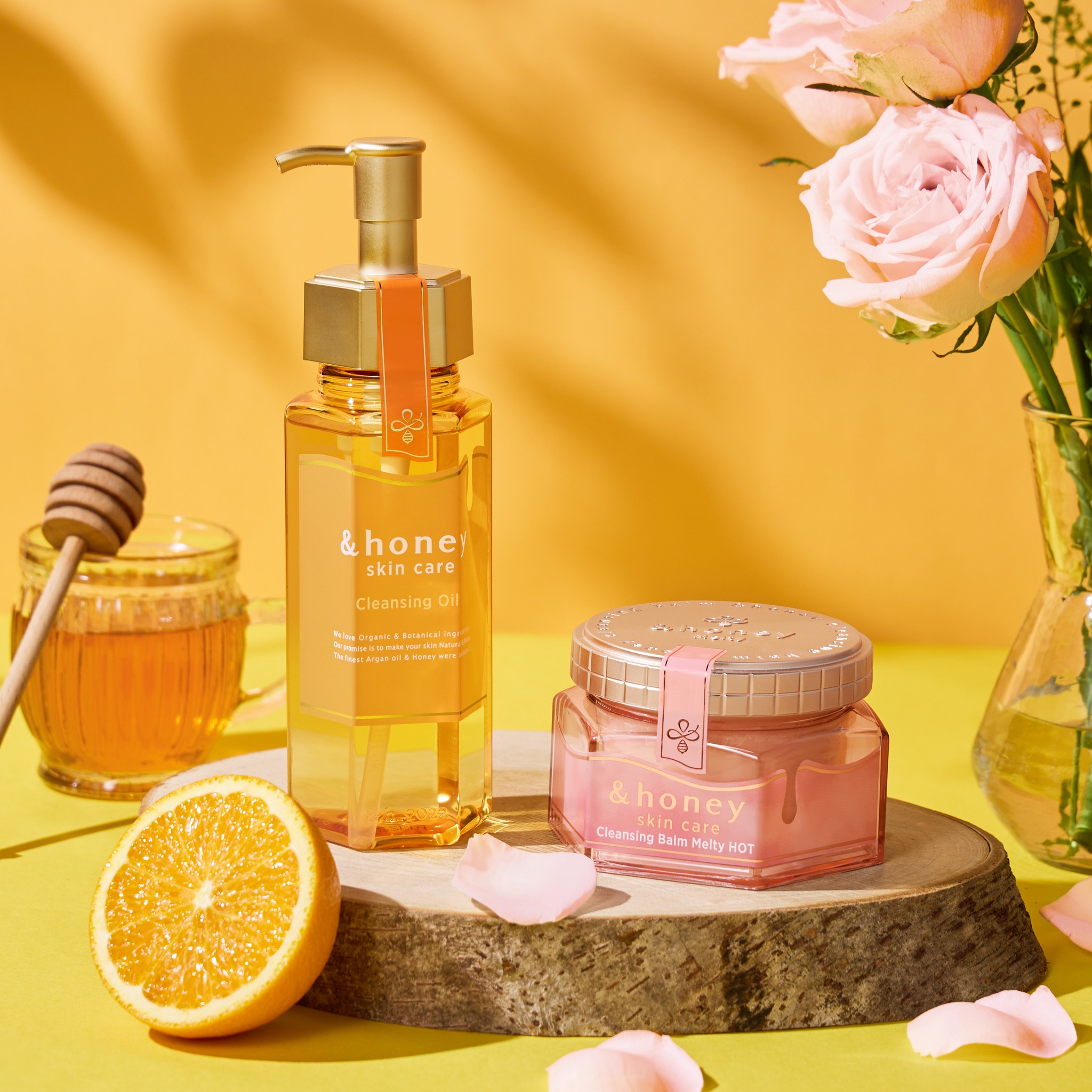 ＼LIPSの皆さんは、オイル派？バーム派？／

素肌の潤いにこだわった、
アンドハニーのハチミツ美容 クレンジング🍯

🧡 アンドハニークレンジングオイル 🧡
潤いを残しながらするんとオフ♪
濃いメイクも摩擦レスで落とす