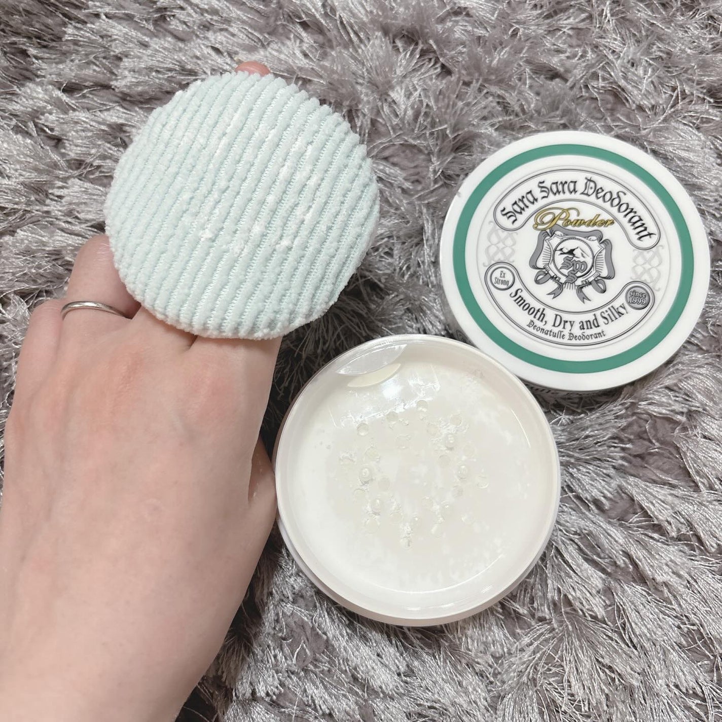 薬用さらさらデオドラントパウダー/デオナチュレ/デオドラント・制汗剤を使ったクチコミ(4枚目)