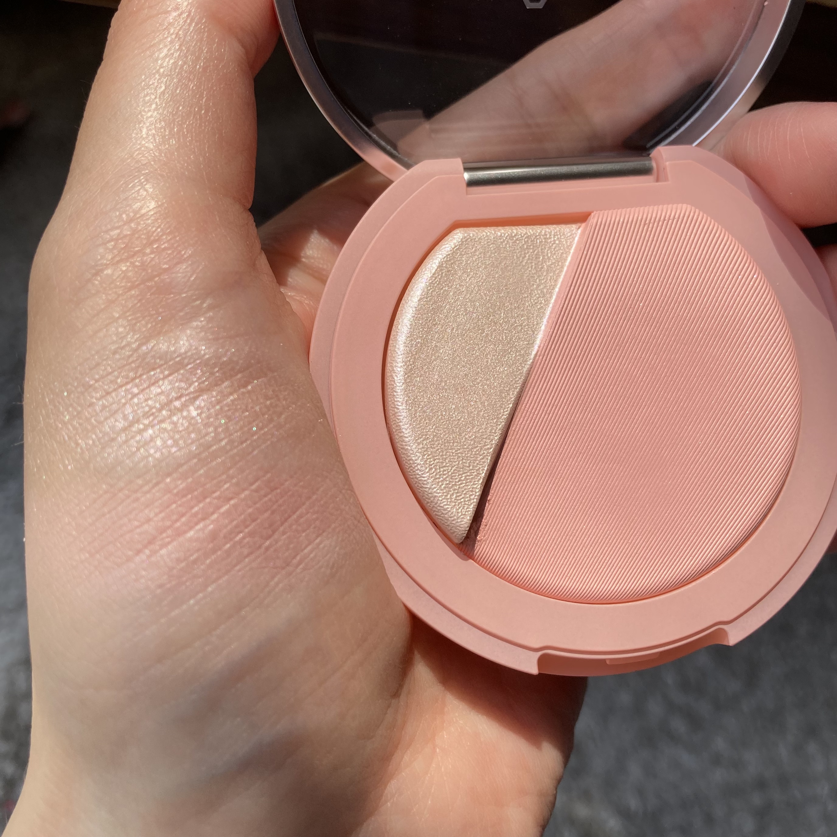 3CE ブラッシュライター レイジートーク/3CE/パウダーチークを使ったクチコミ（2枚目）