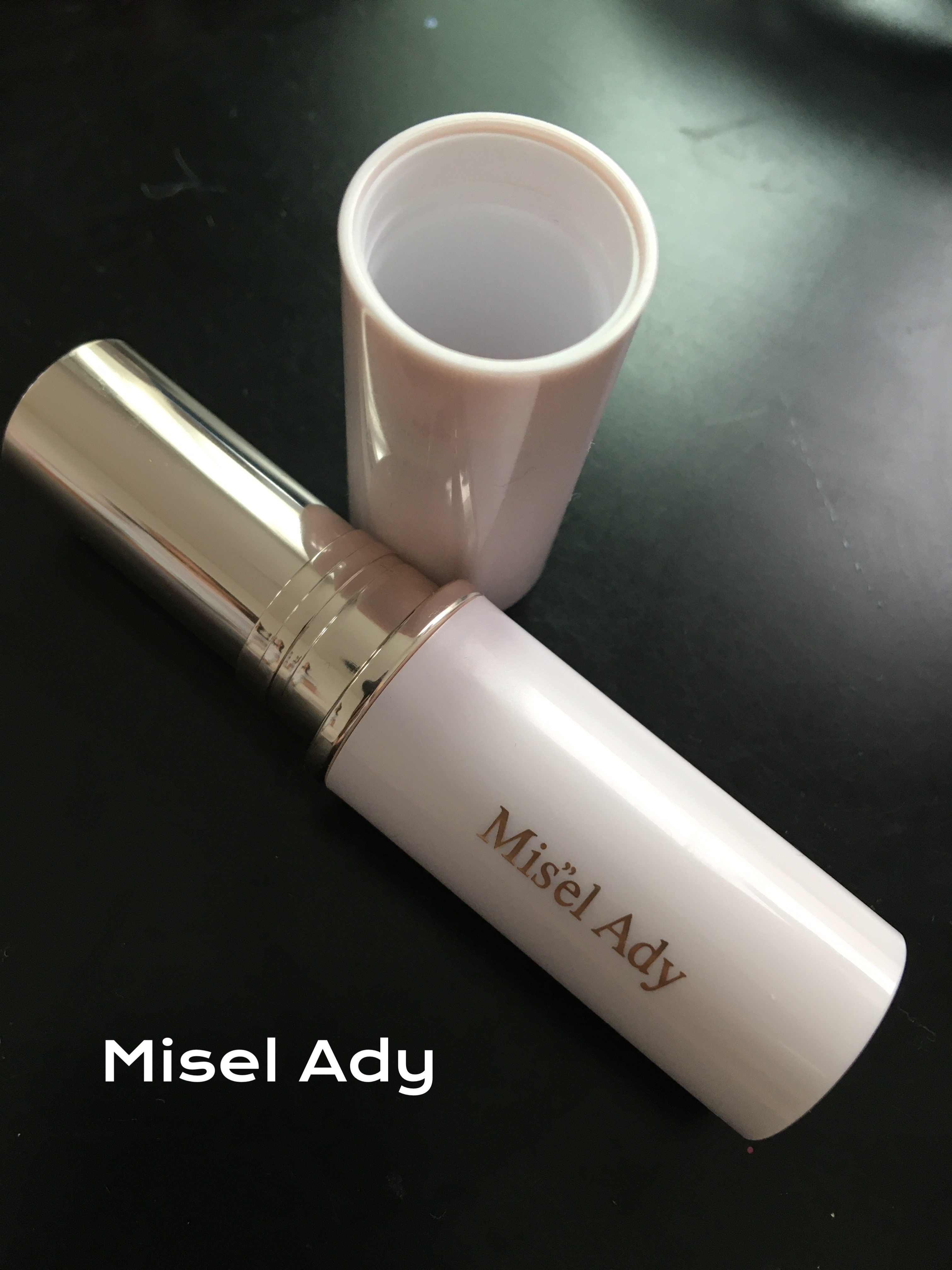 シアーグロウスティック  ハイライト/ミゼルエディ/スティックハイライトを使ったクチコミ（1枚目）