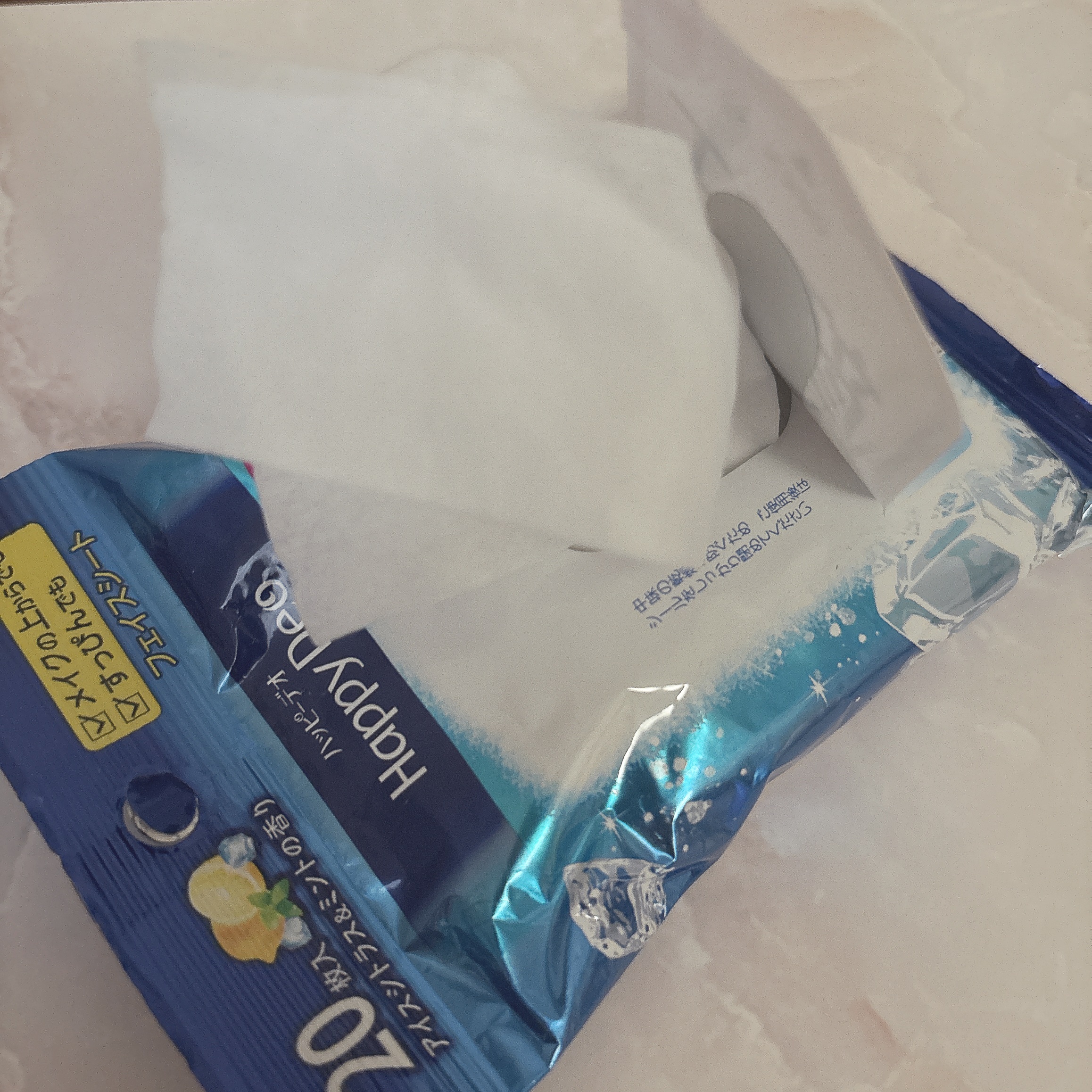 ハッピーデオ 極氷冷フェイスシート アイスシトラス＆ミント/マンダム/ボディシートを使ったクチコミ（2枚目）