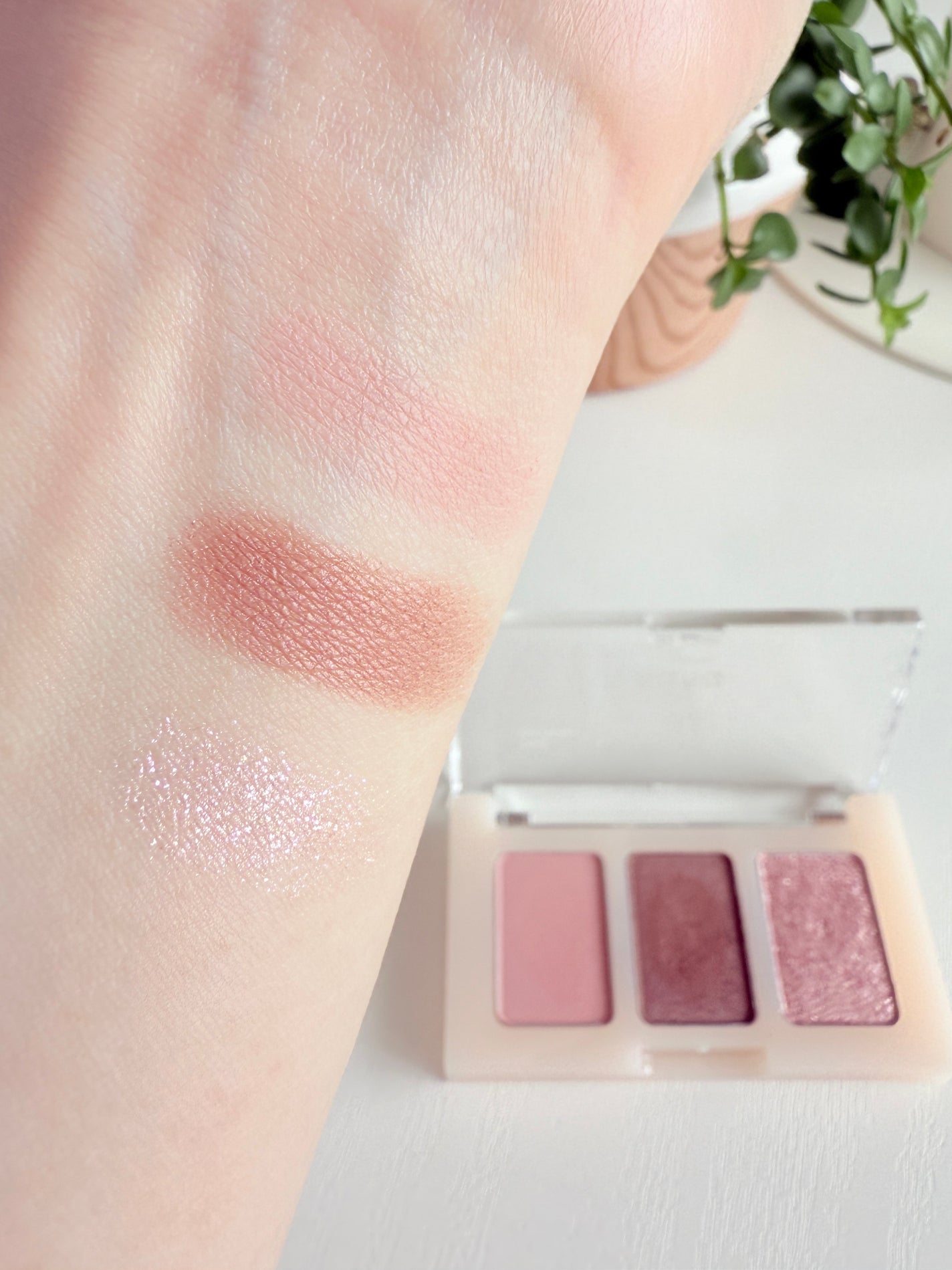 トリプルアイパレット/hana by hince/アイシャドウパレットを使ったクチコミ(2枚目)