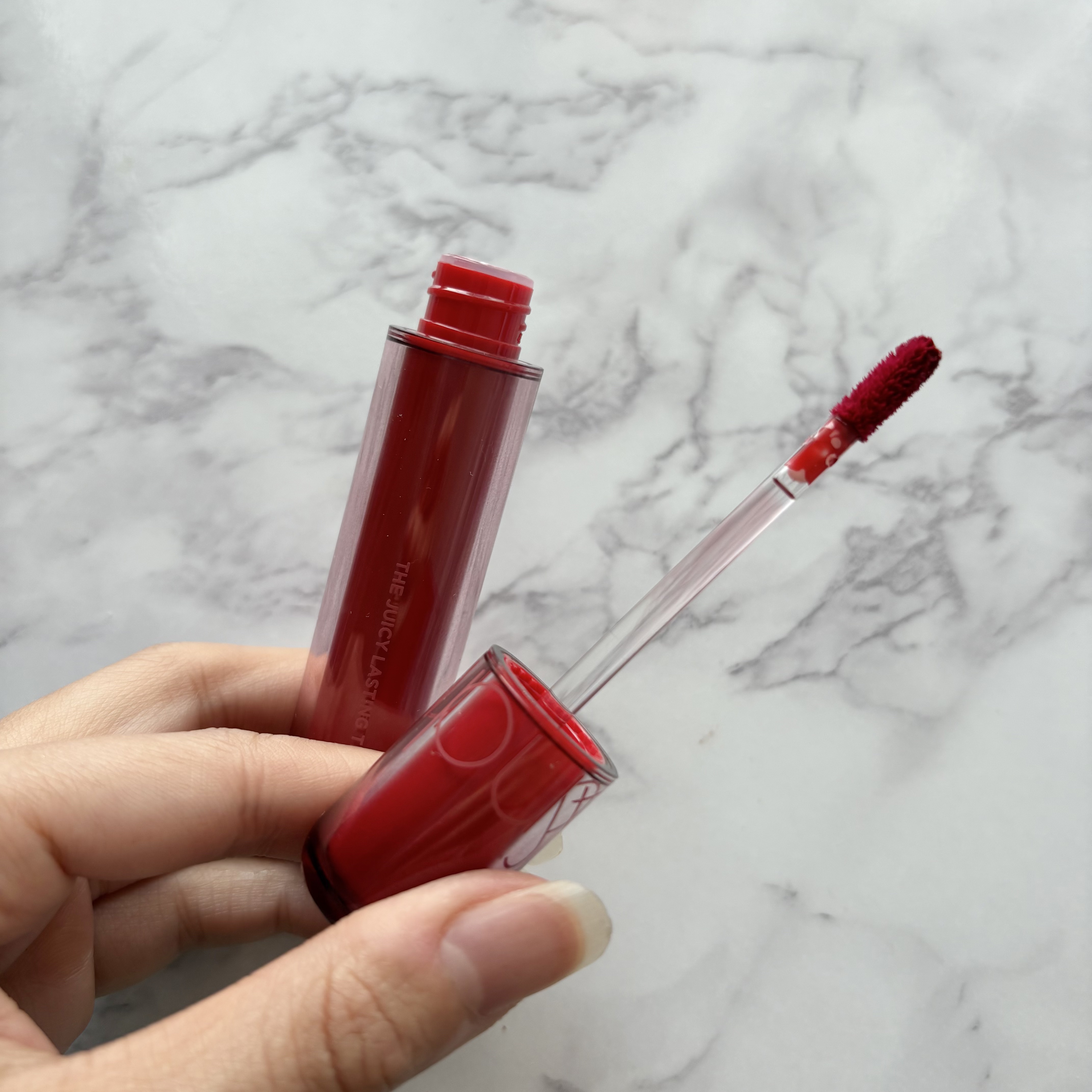 ザ ジューシーラスティングティント/rom&nd/リップティントを使ったクチコミ（2枚目）