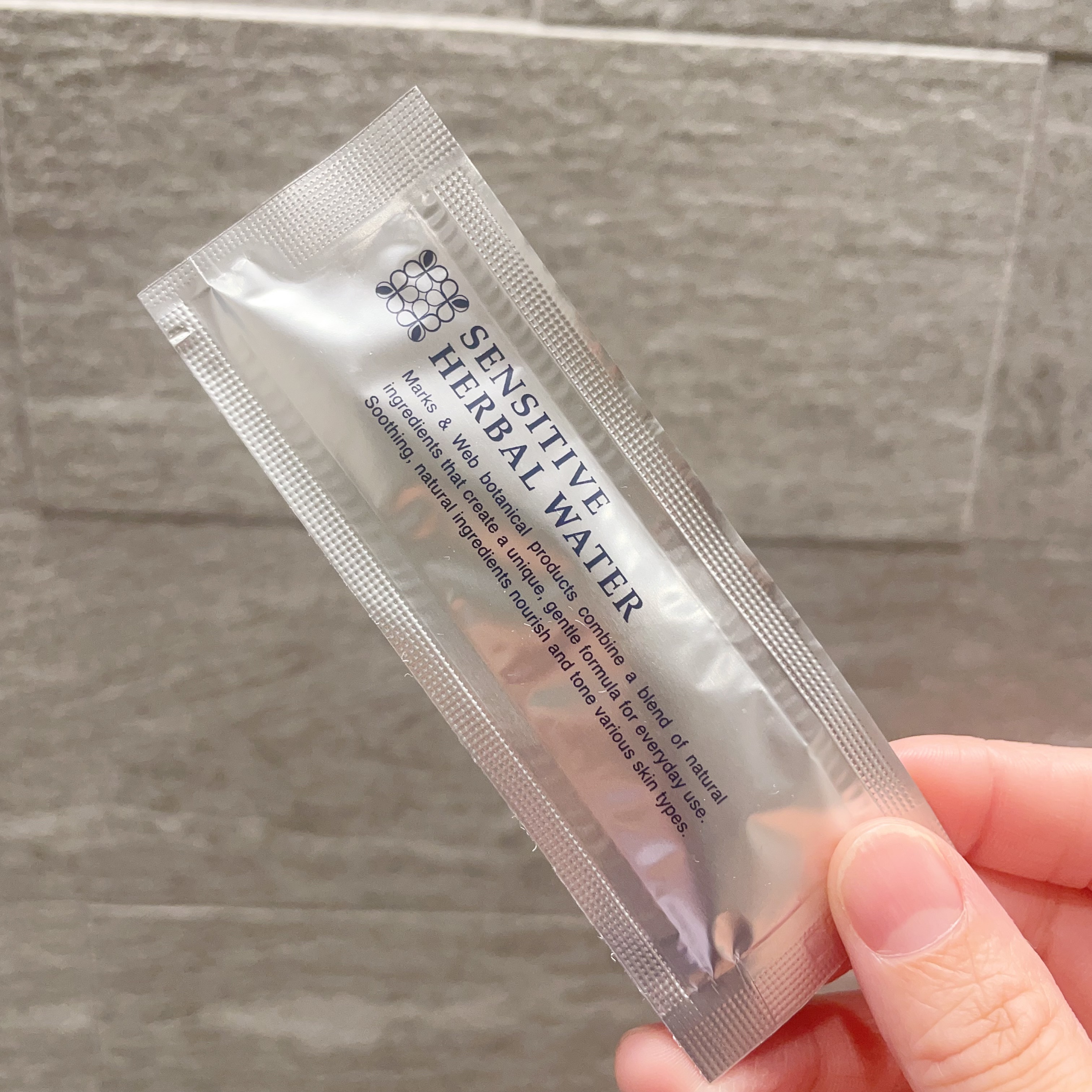 センシティブハーバルウォーター/MARKS&WEB/ミスト状化粧水を使ったクチコミ（1枚目）