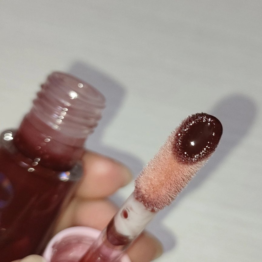 インク グラスティング リップ グロス 05 ウェイ トゥー コ゚ー(WAY TO GO)/PERIPERA/リップグロスを使ったクチコミ（2枚目）