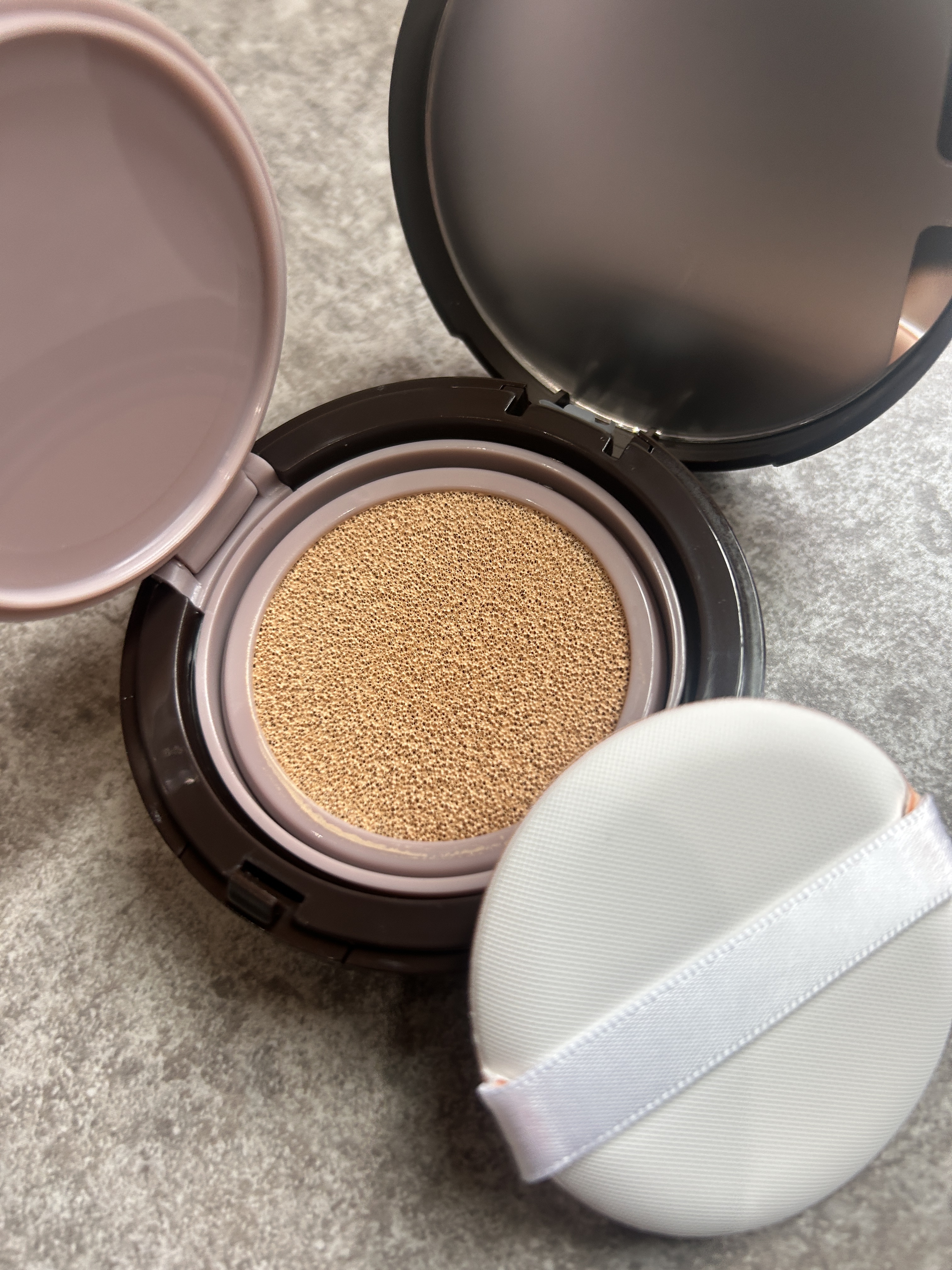 エブリユー　ロングフィットクッションファンデーション ライトオークル/EVERYYOU/クッションファンデーションを使ったクチコミ（3枚目）