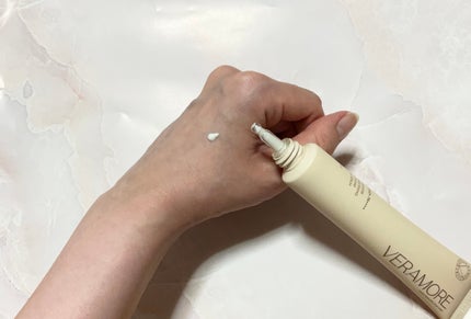 VERAMORE BRIGHTENING GLOWING SUN SERUM/VERAMORE/日焼け止めローションを使ったクチコミ(2枚目)