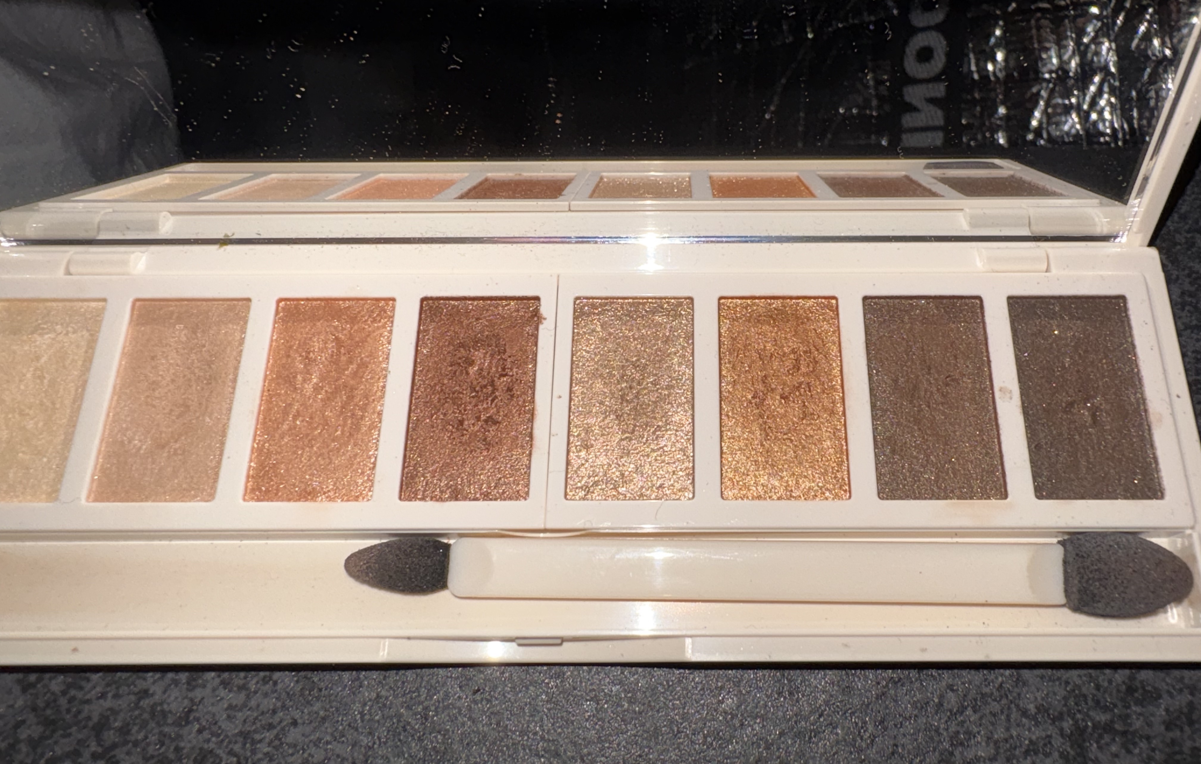 グラマラスヌード アイパレット (クリスマスコフレ 2017)/Visée/メイクアップキットを使ったクチコミ（1枚目）