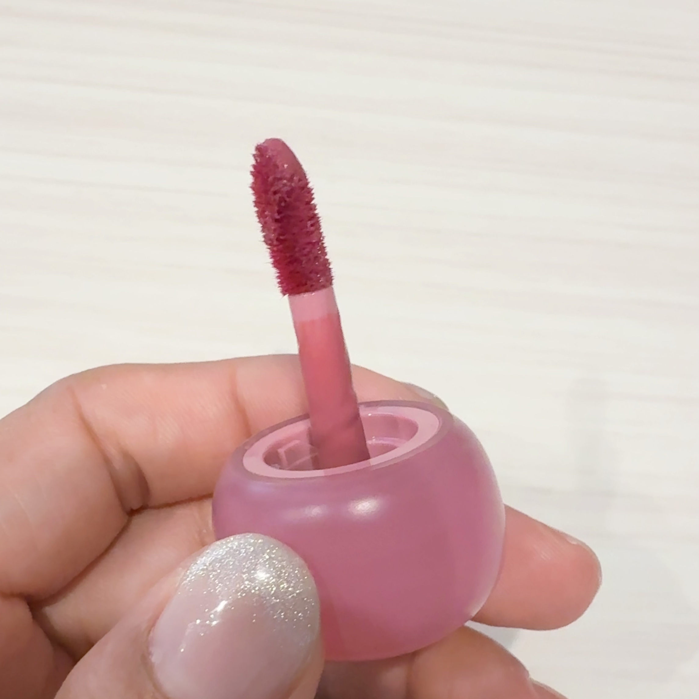 フィー ピンクオブセッションステイフィットティント/fwee/リップティントを使ったクチコミ（2枚目）