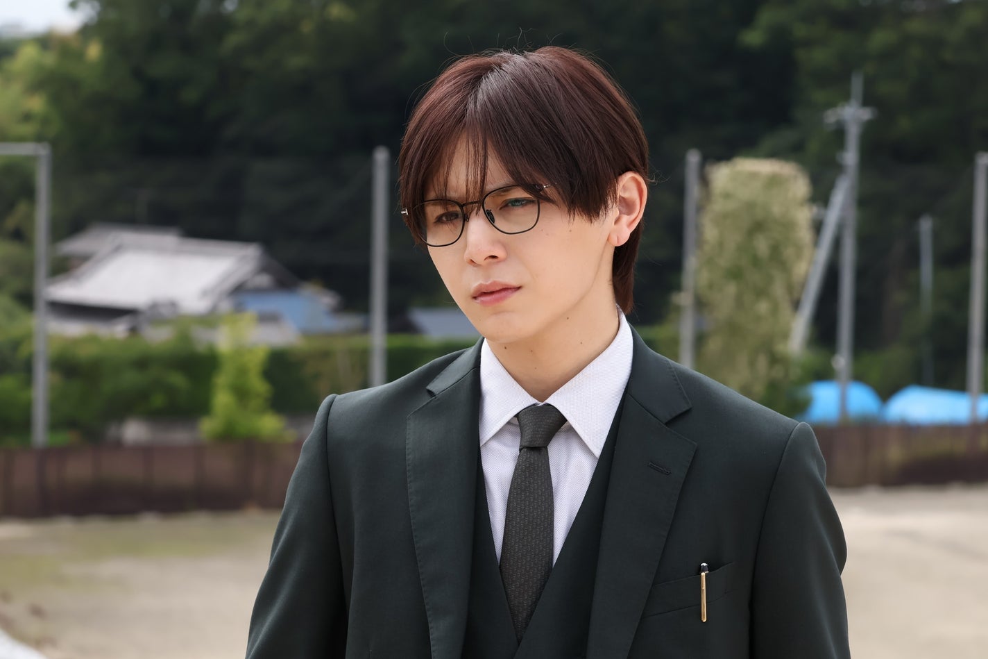 Ryouske_Yamada・RED on LIPS 「山田涼介のメガネ姿がかっこいい😎どこのかわからないので、わかる..」(4枚目)