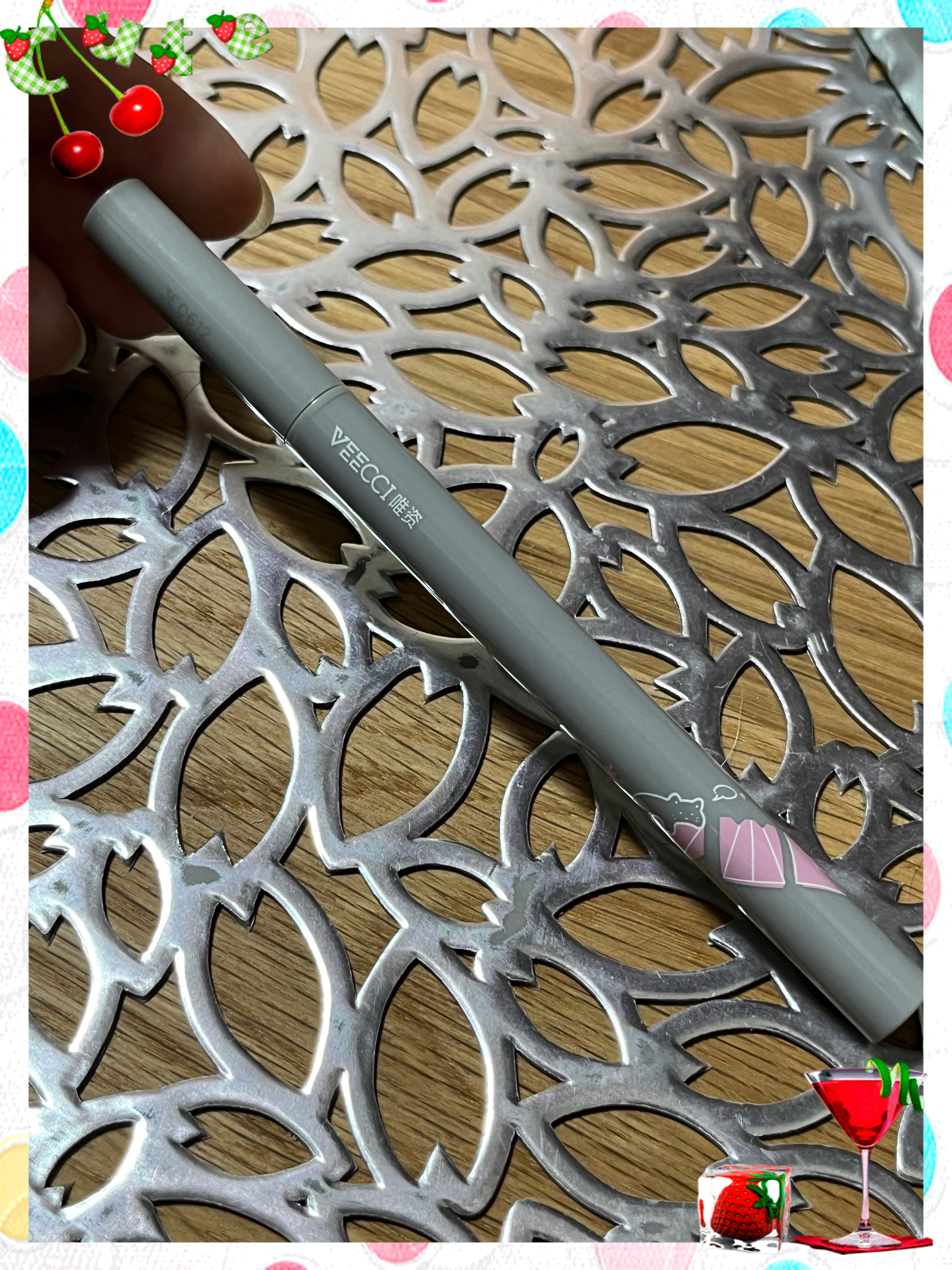 ダブルクローリキッドアイライナー/VEECCI/リキッドアイライナーを使ったクチコミ（3枚目）