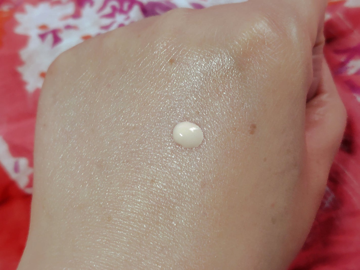 モイスチュアライジング プライマー/PAUL & JOE BEAUTE/化粧下地を使ったクチコミ(4枚目)