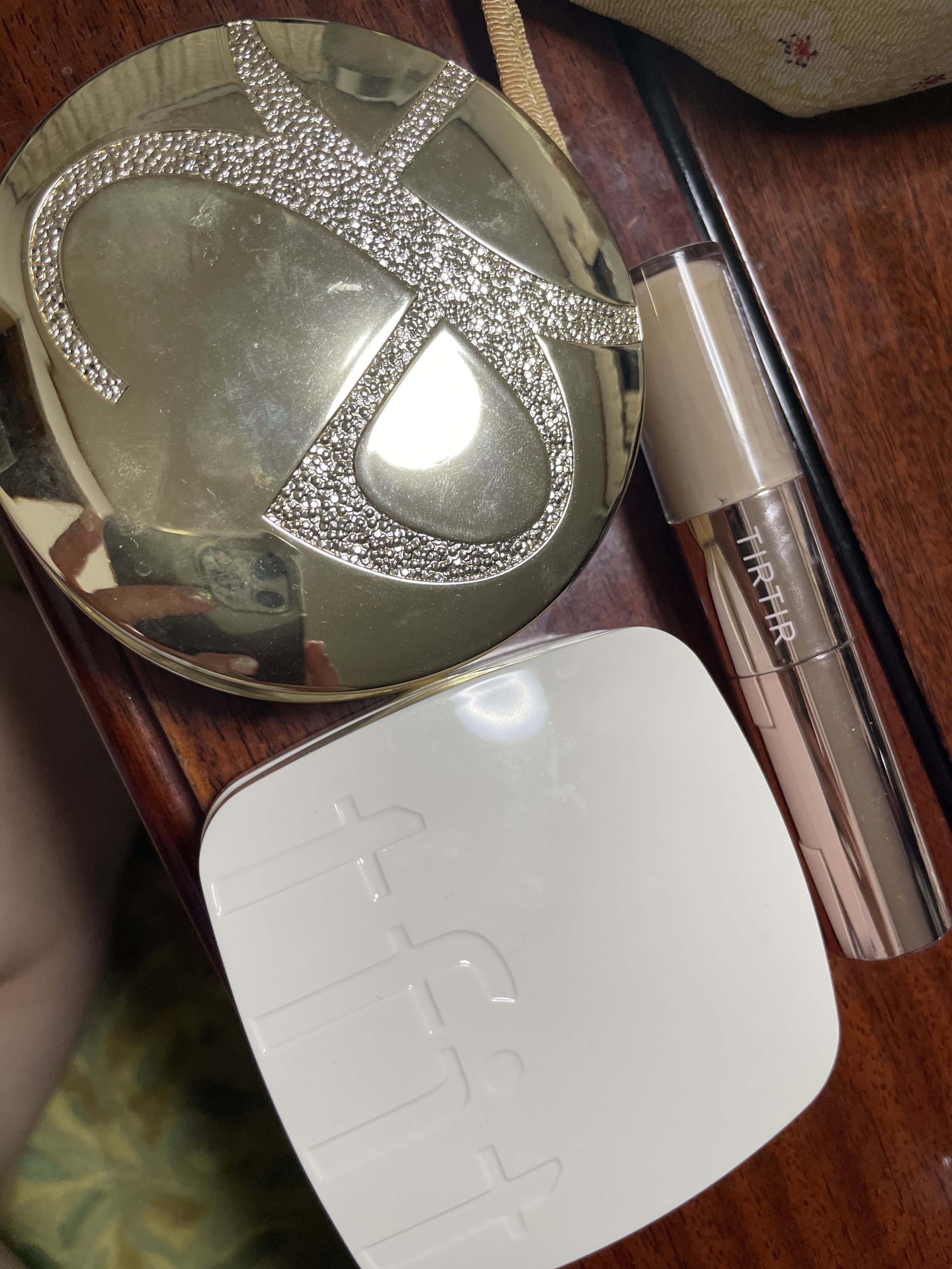 ベースフィットトーンアップサンクッション/TFIT/クッションファンデーションを使ったクチコミ（2枚目）